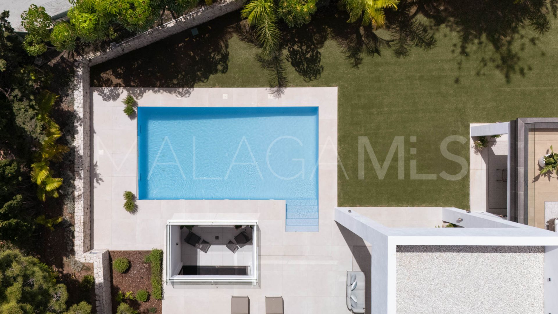 For sale Nueva Andalucia villa with 6 bedrooms