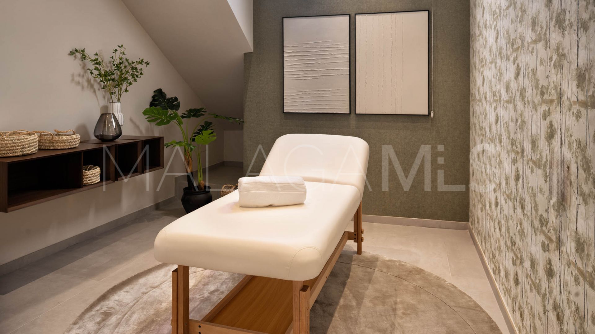 Villa for sale in Nueva Andalucia