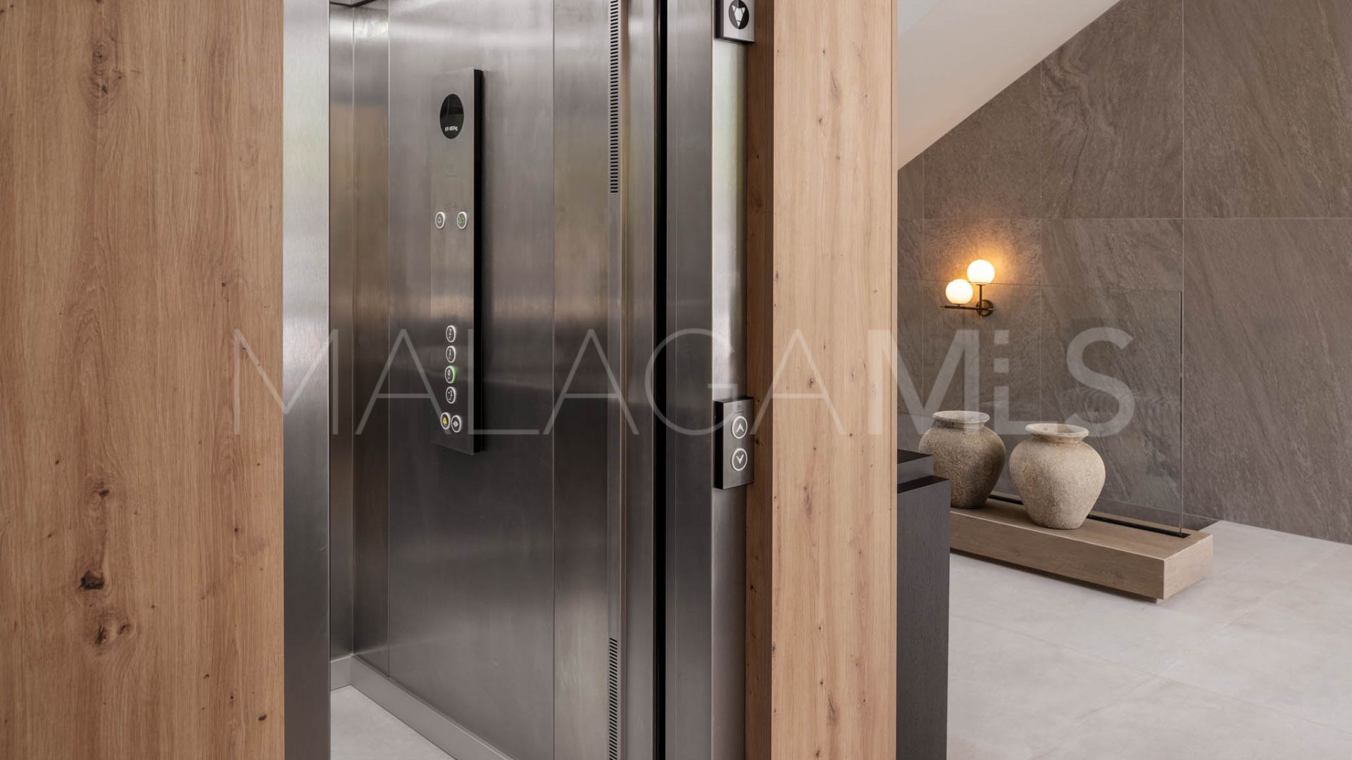 For sale Nueva Andalucia villa with 6 bedrooms