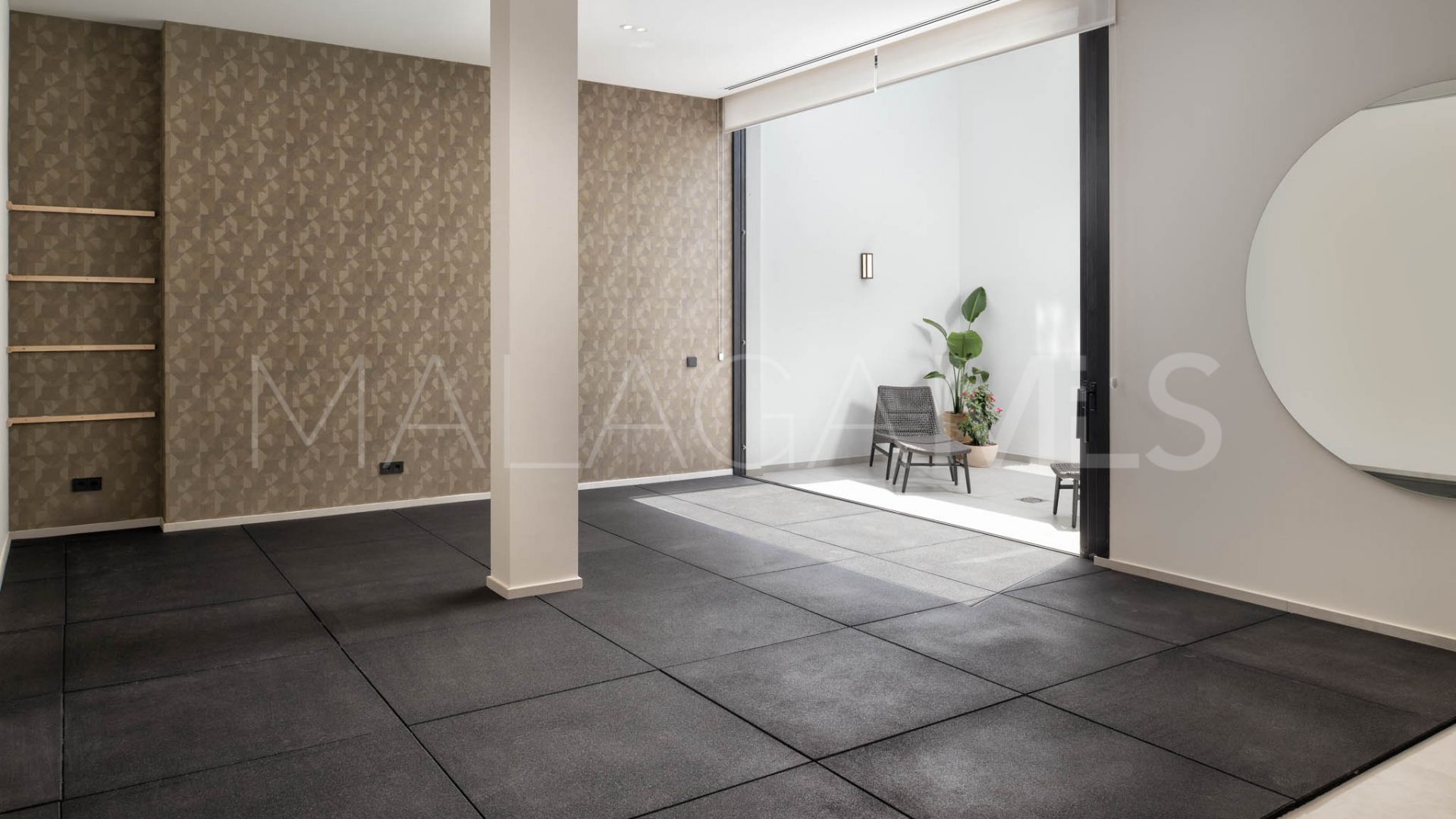 For sale Nueva Andalucia villa with 6 bedrooms