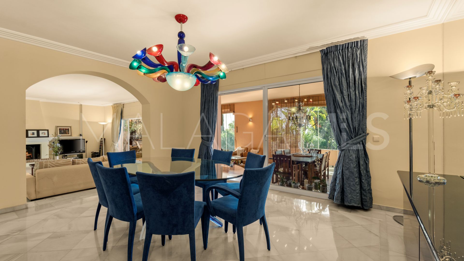 Villa for sale in Cumbres de Elviria