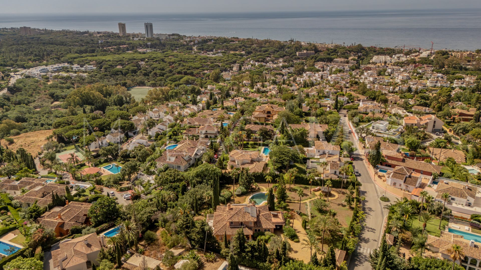 Villa for sale in Cumbres de Elviria