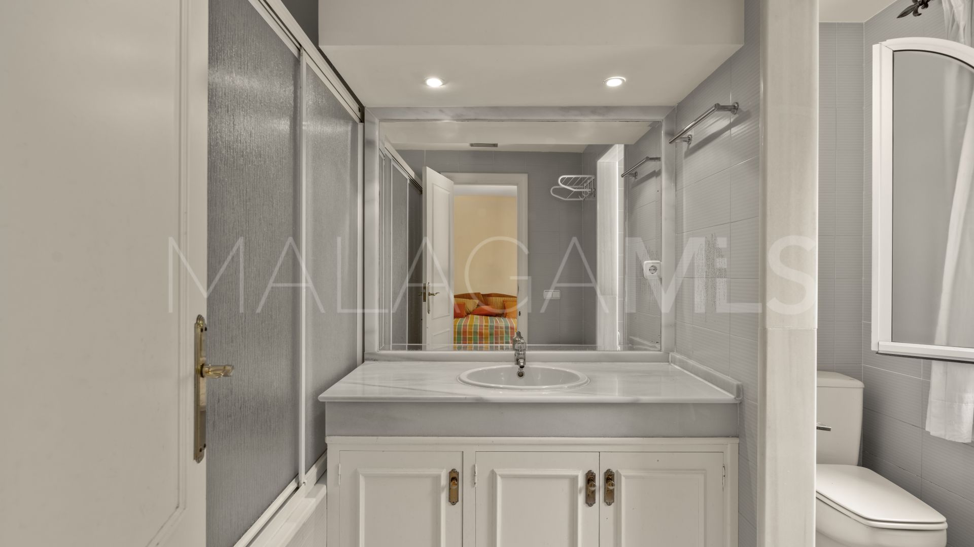 Villa for sale in Cumbres de Elviria