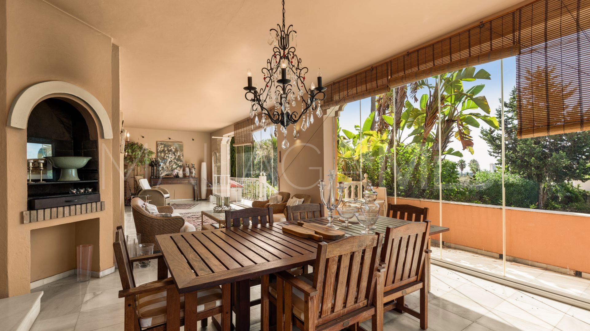 Villa for sale in Cumbres de Elviria