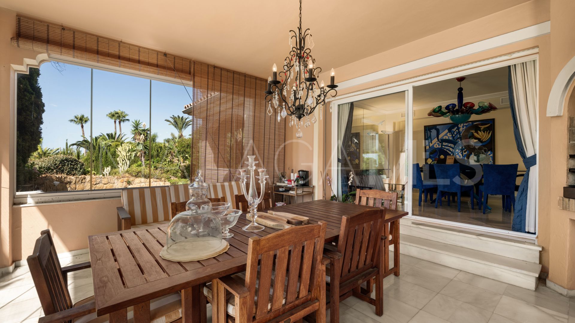 Villa for sale in Cumbres de Elviria