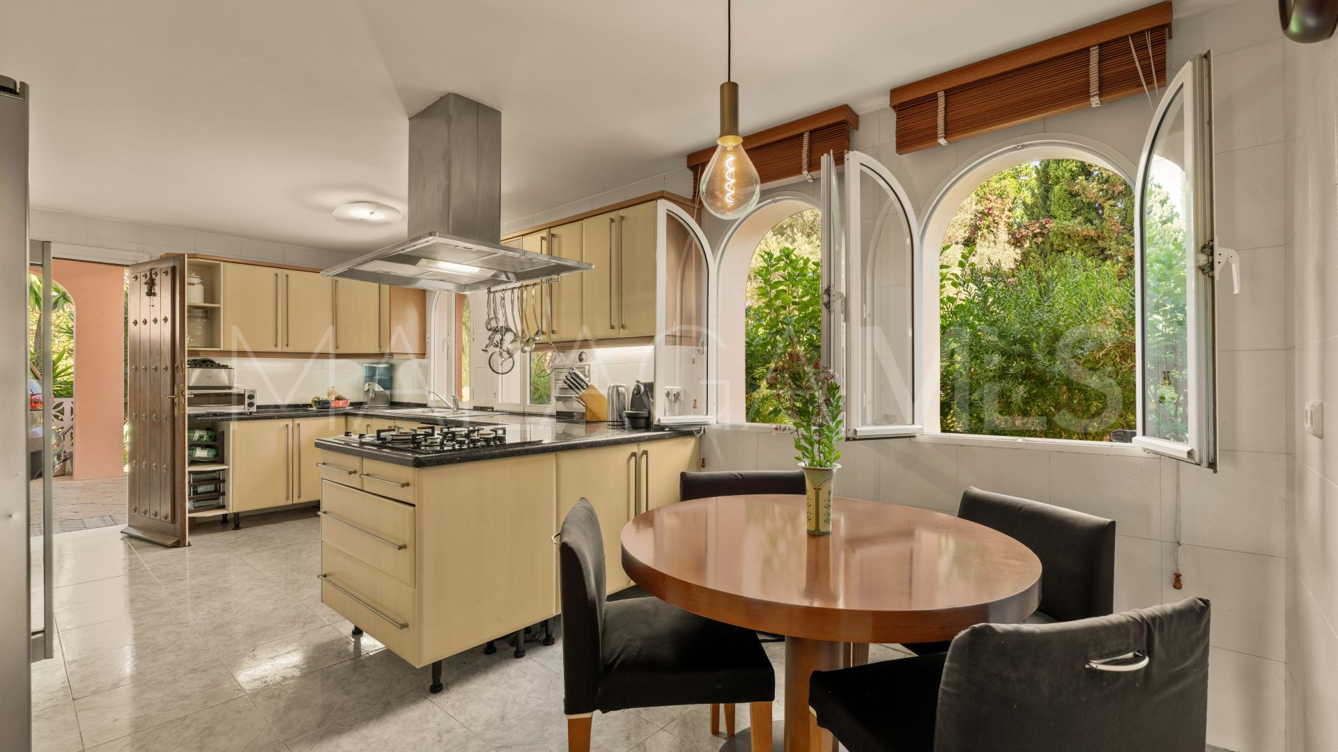 Villa for sale in Cumbres de Elviria