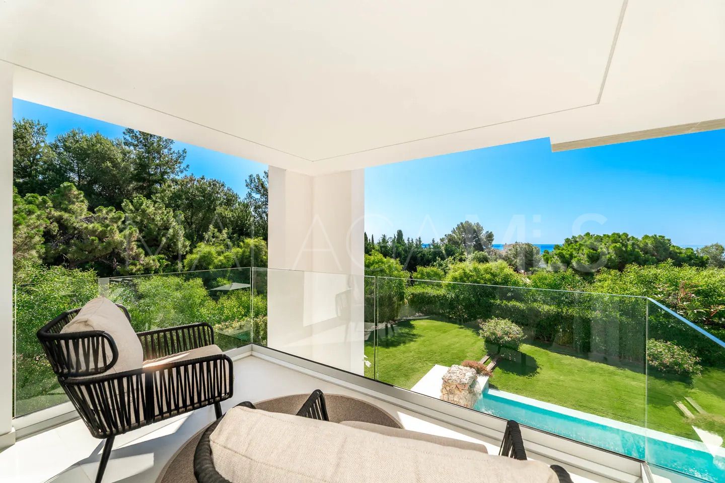 For sale 5 bedrooms villa in Cascada de Camojan