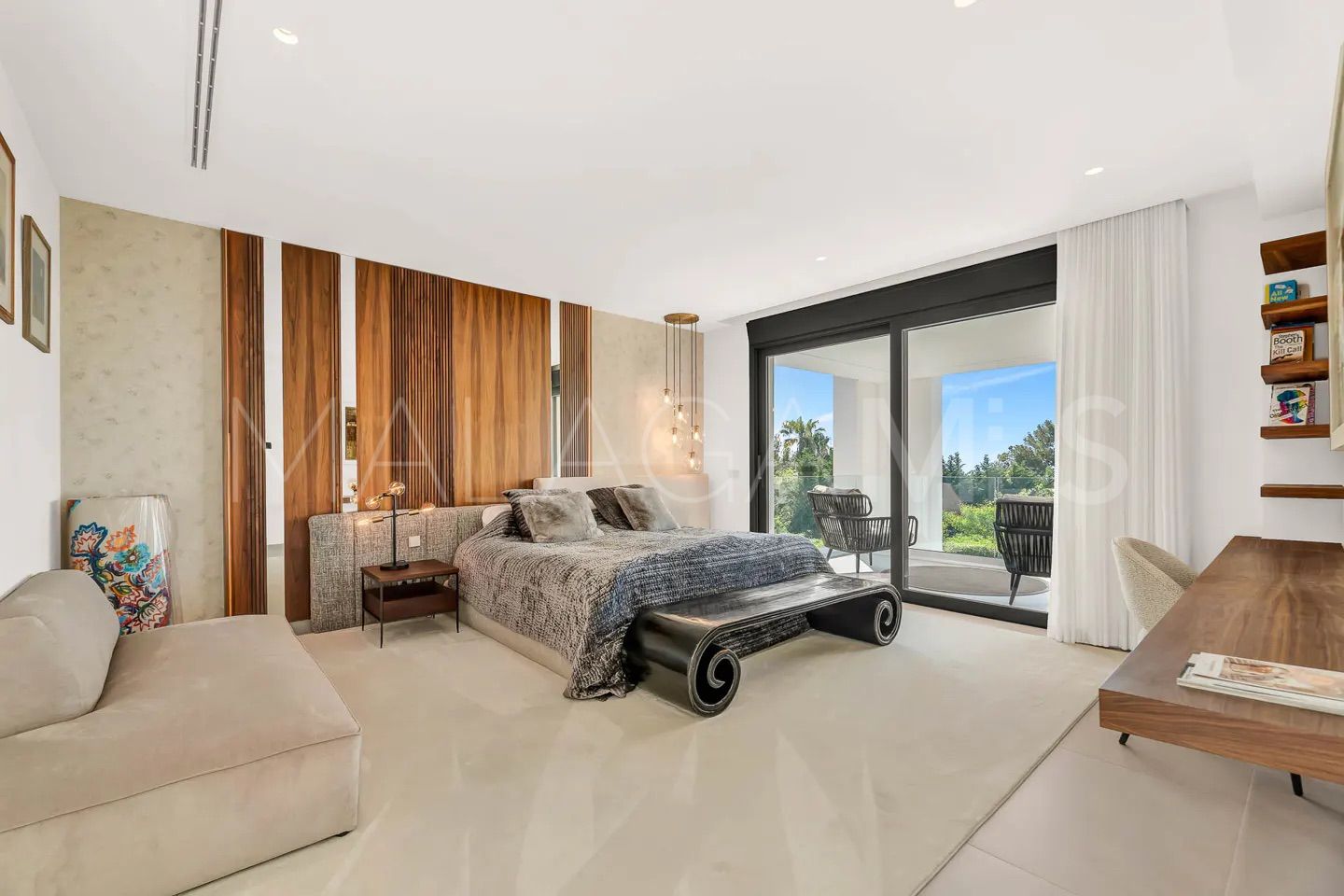 For sale 5 bedrooms villa in Cascada de Camojan