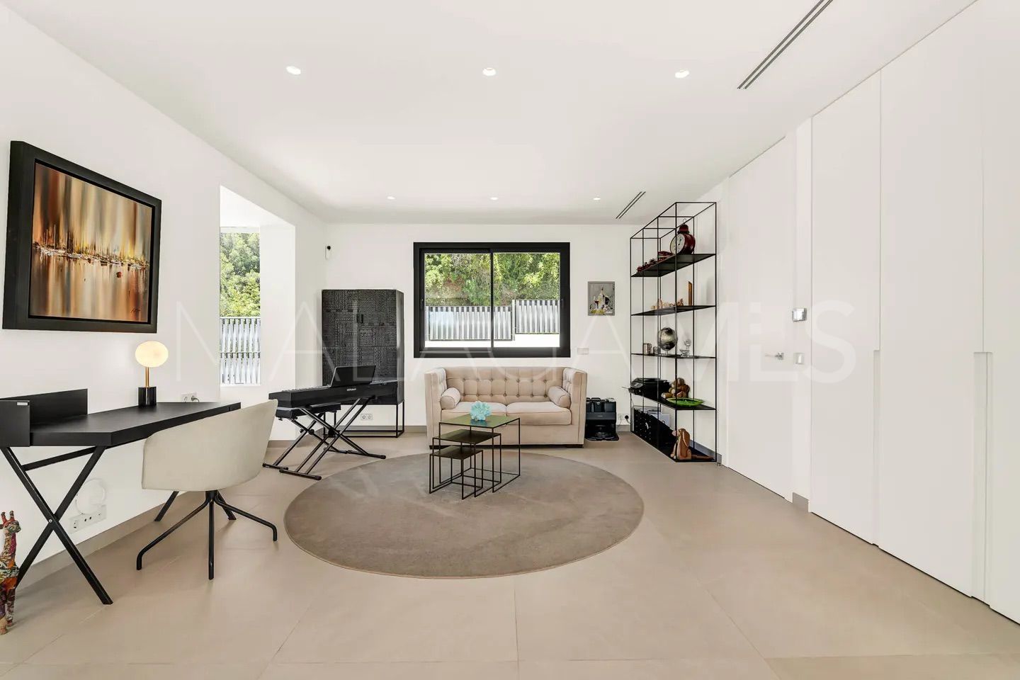 For sale 5 bedrooms villa in Cascada de Camojan