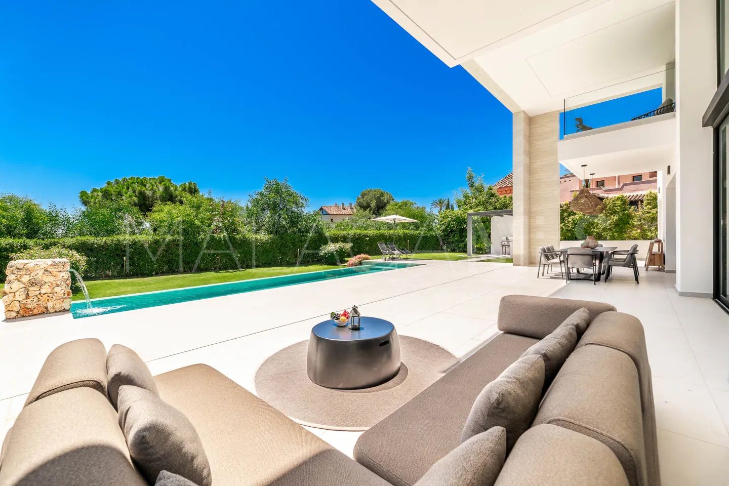 For sale 5 bedrooms villa in Cascada de Camojan