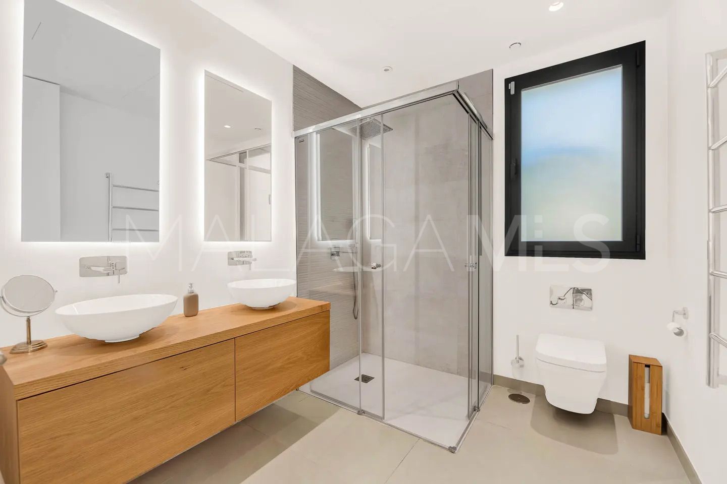 For sale 5 bedrooms villa in Cascada de Camojan