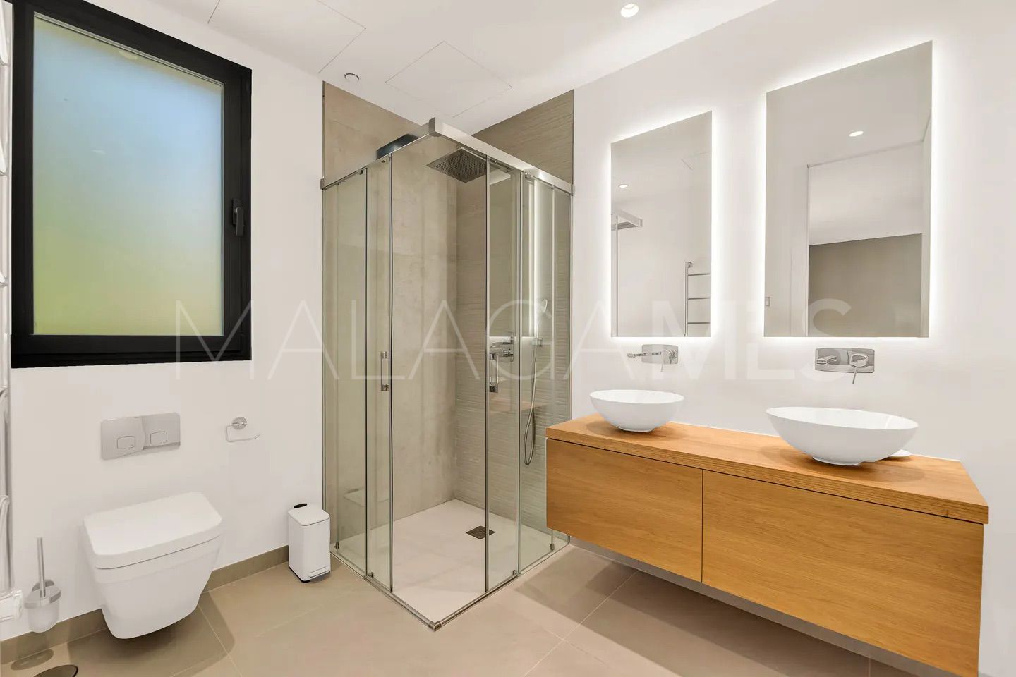 For sale 5 bedrooms villa in Cascada de Camojan