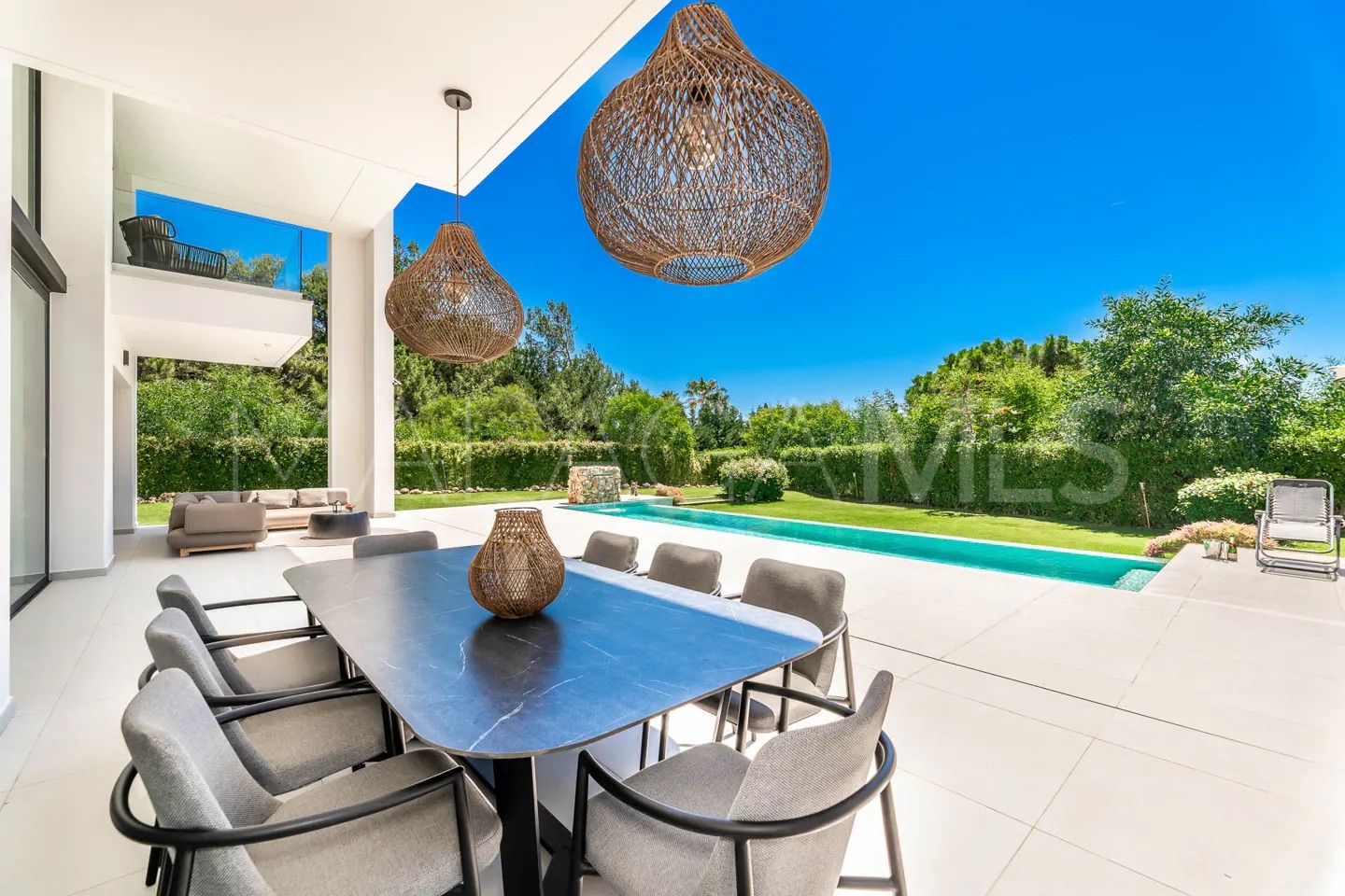 For sale 5 bedrooms villa in Cascada de Camojan