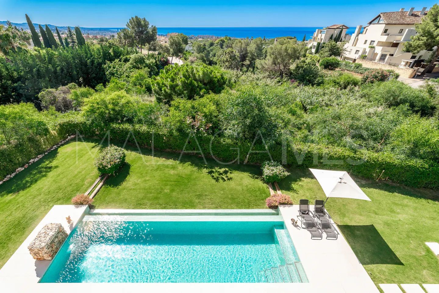 For sale 5 bedrooms villa in Cascada de Camojan