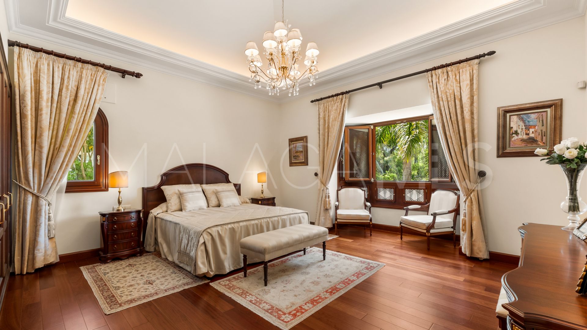Villa for sale in Guadalmina Baja