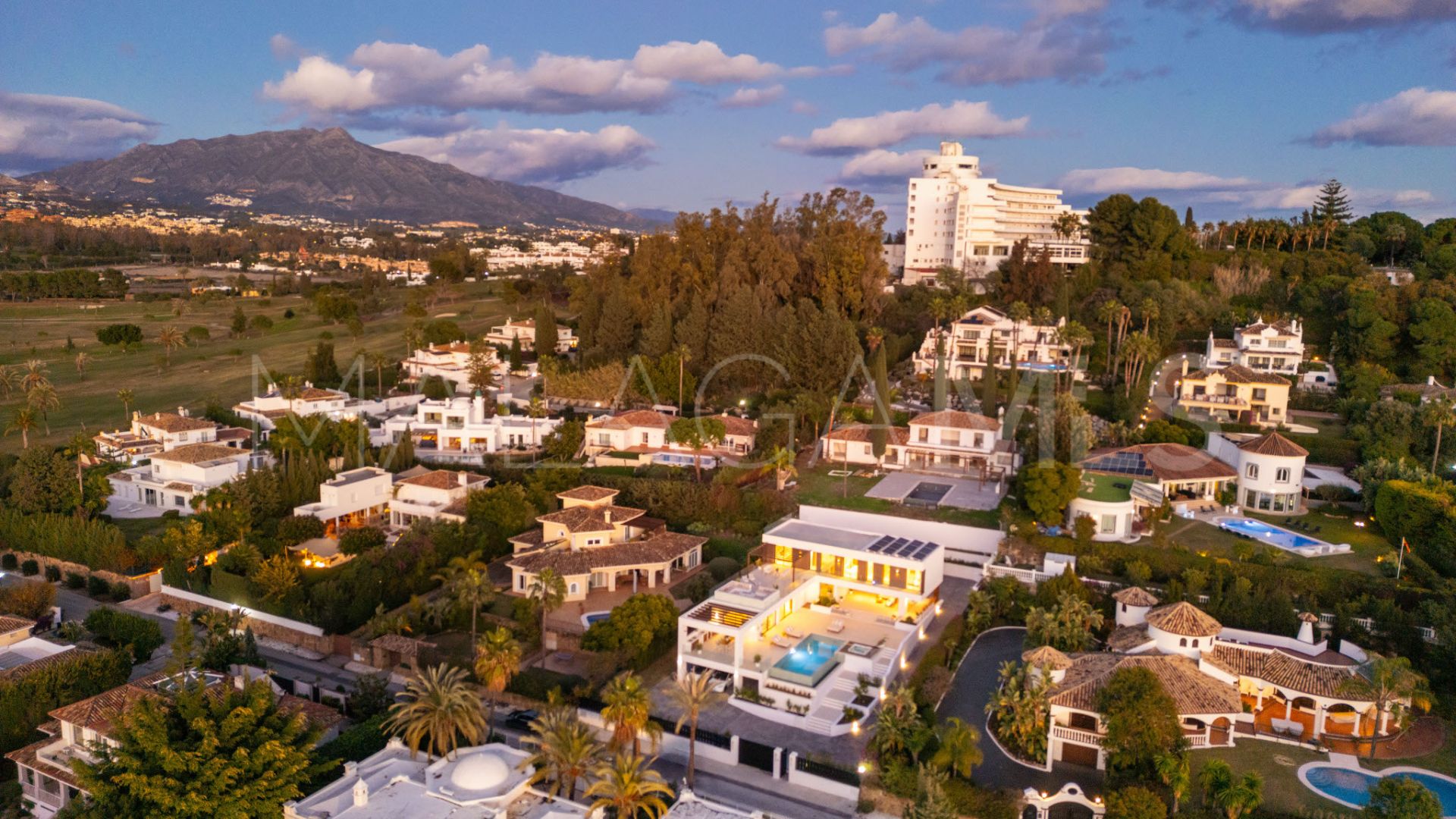 Villa for sale in El Paraiso