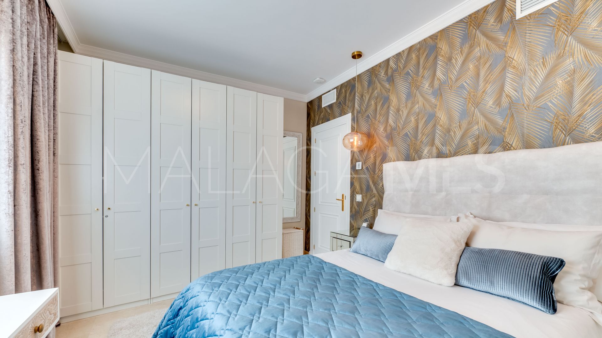 Triplex in Aloha Gardens for sale