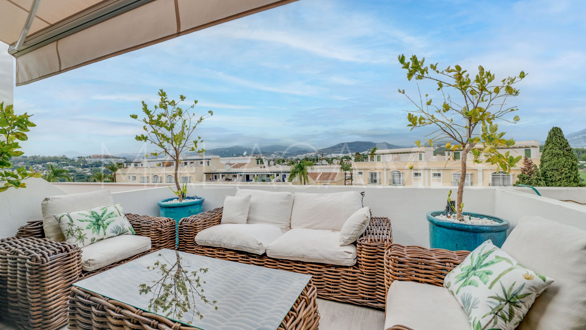 Triplex in Aloha Gardens for sale