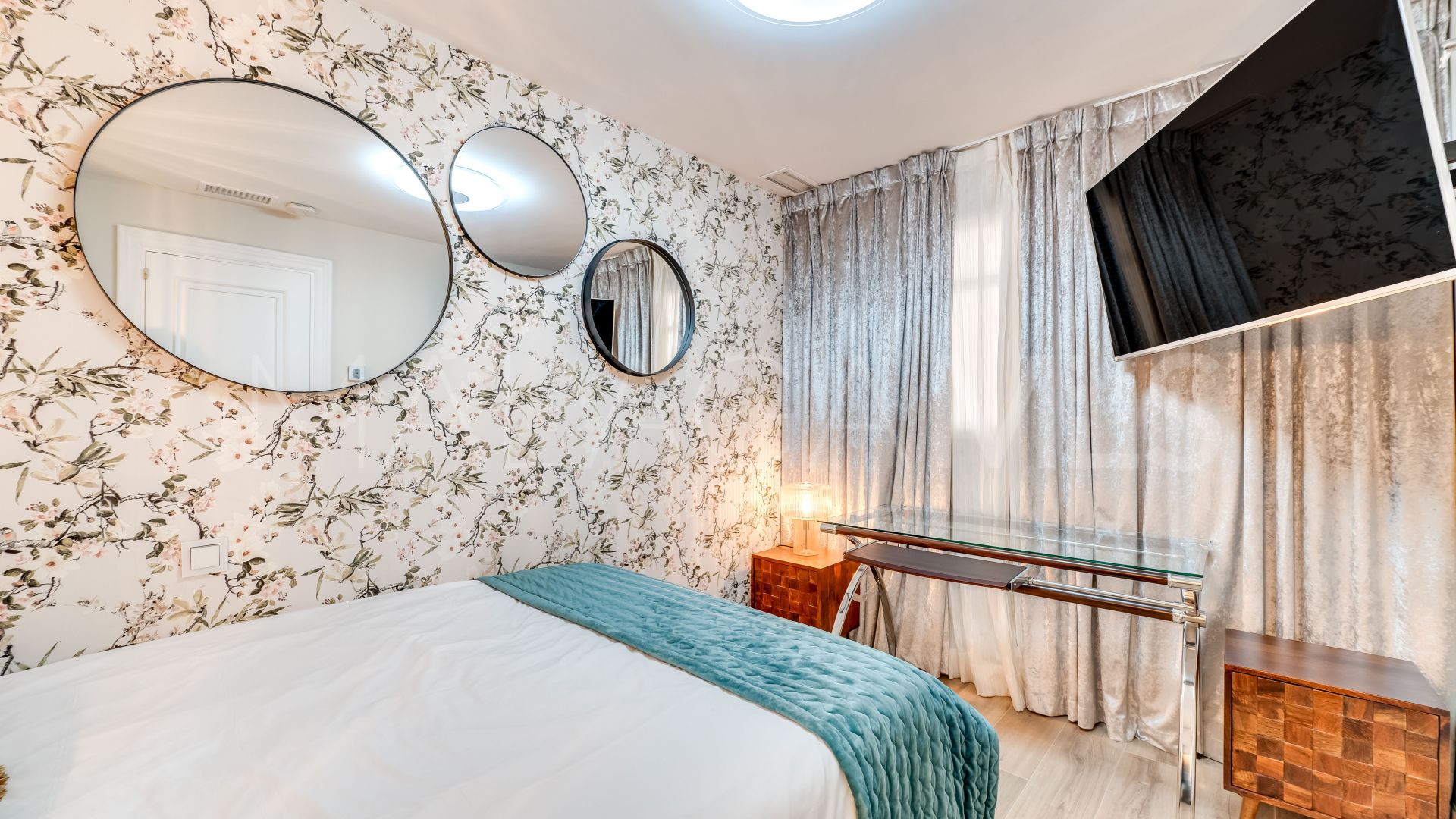 Triplex in Aloha Gardens for sale