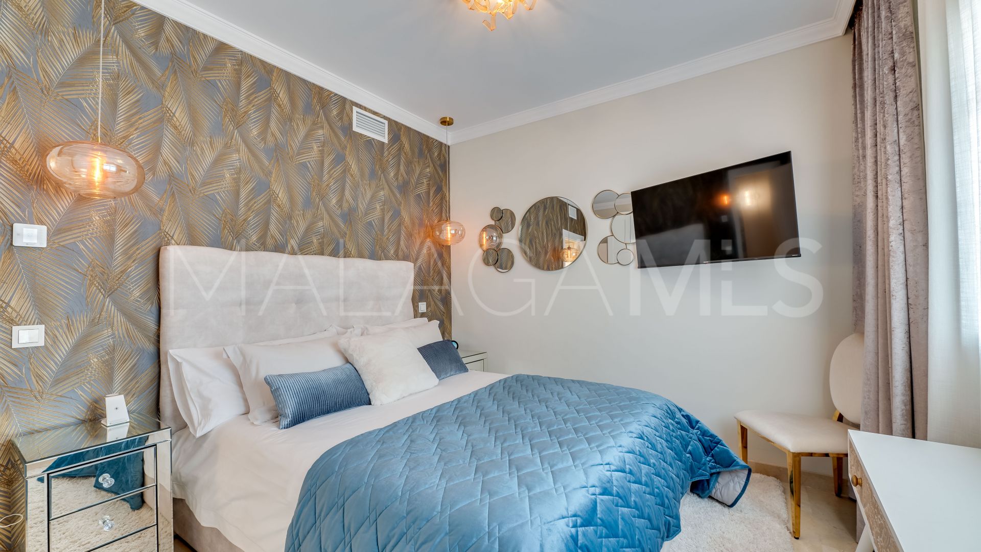 Triplex in Aloha Gardens for sale