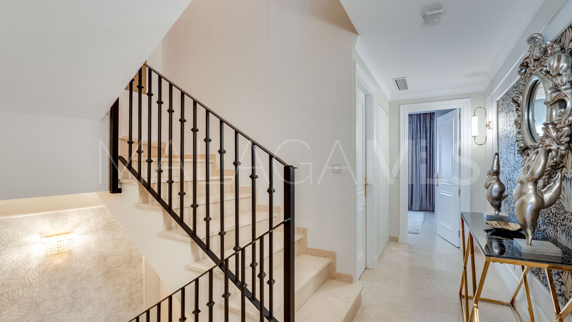 Triplex in Aloha Gardens for sale