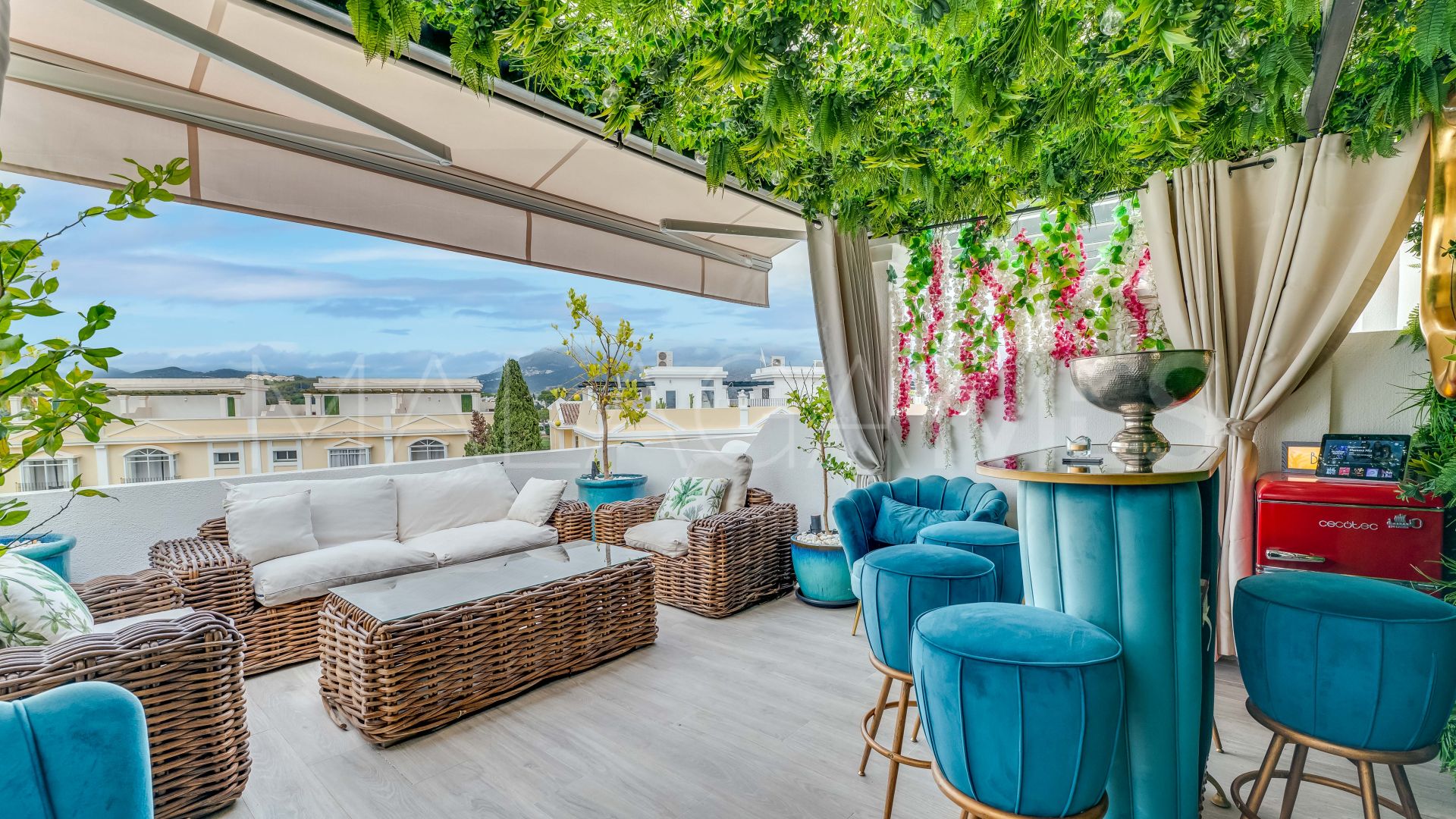 Triplex in Aloha Gardens for sale