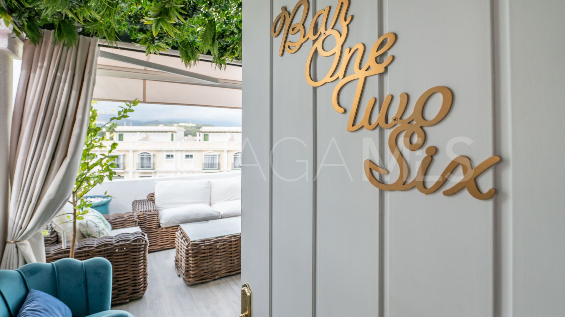 Triplex in Aloha Gardens for sale