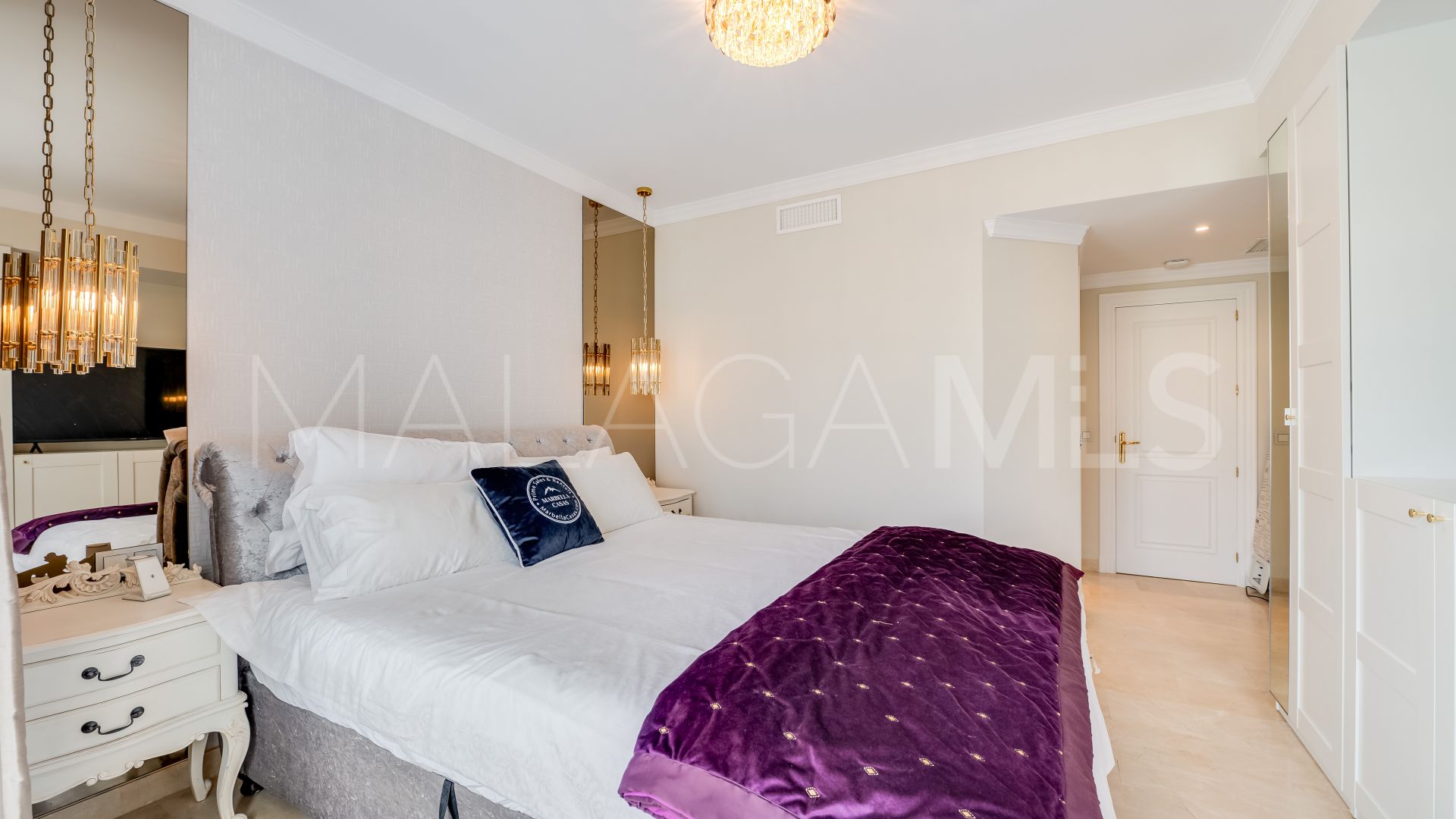 Triplex in Aloha Gardens for sale