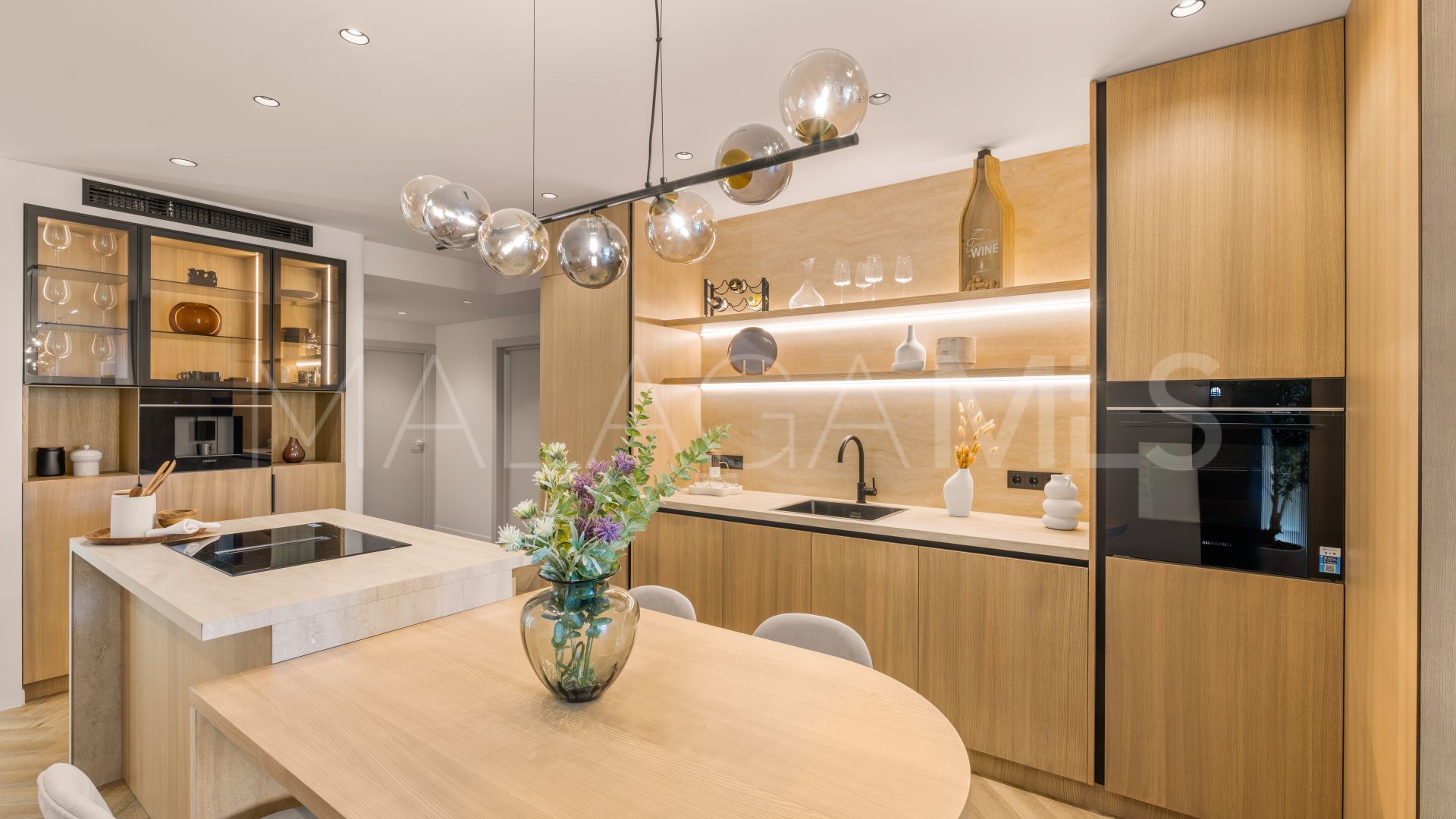 Markplanslägenhet for sale in Nueva Andalucia