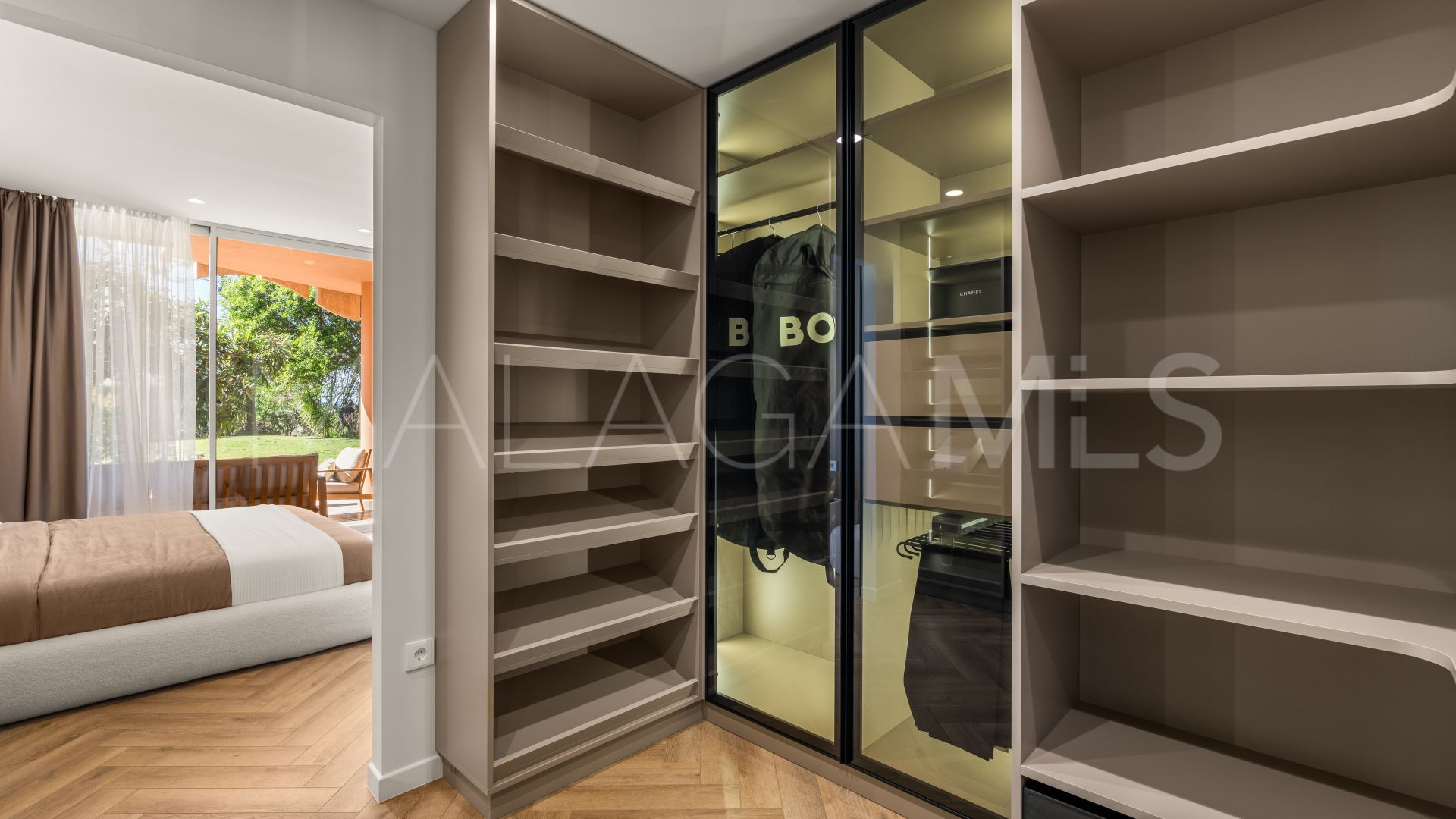 Markplanslägenhet for sale in Nueva Andalucia