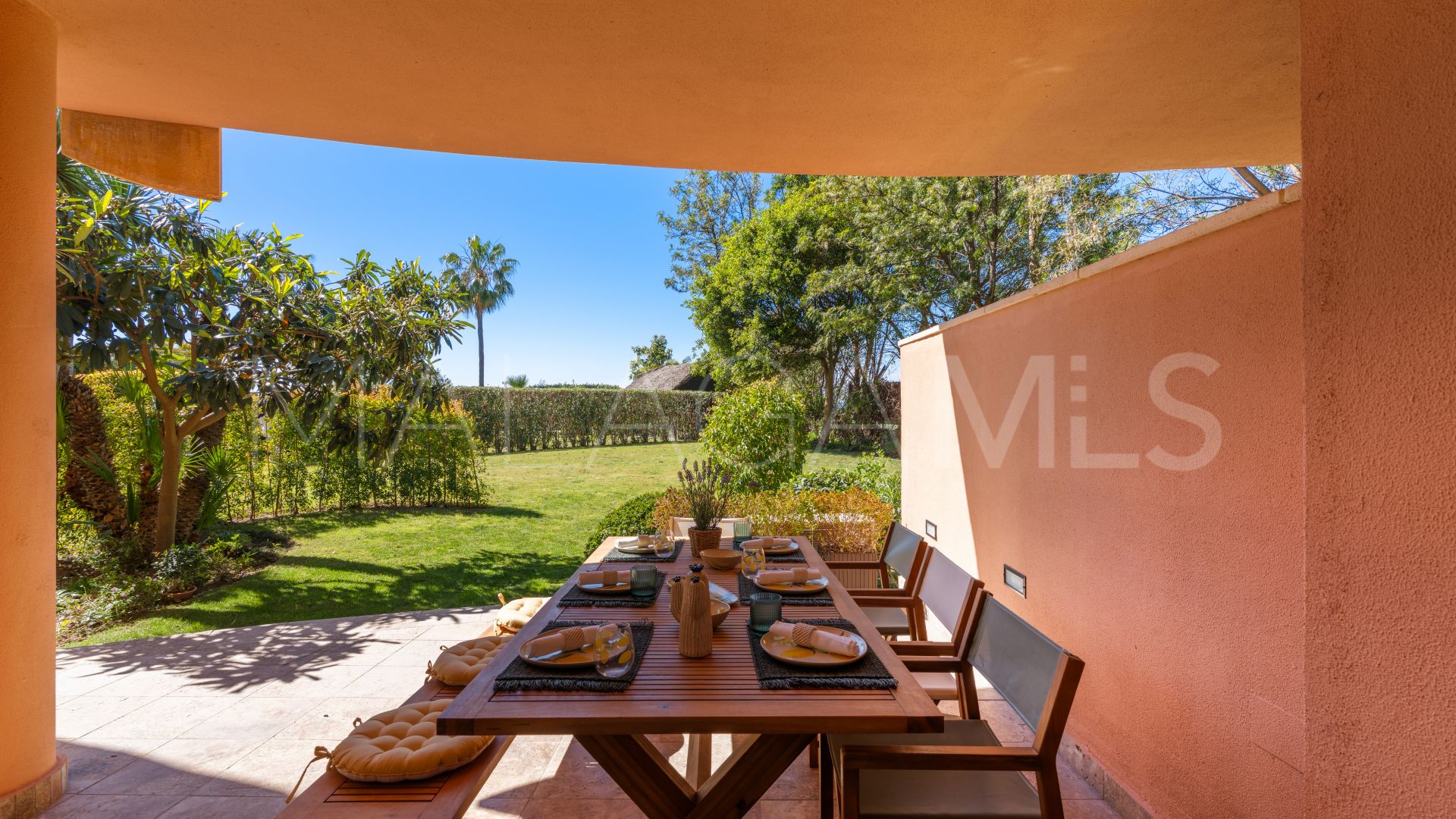 Markplanslägenhet for sale in Nueva Andalucia