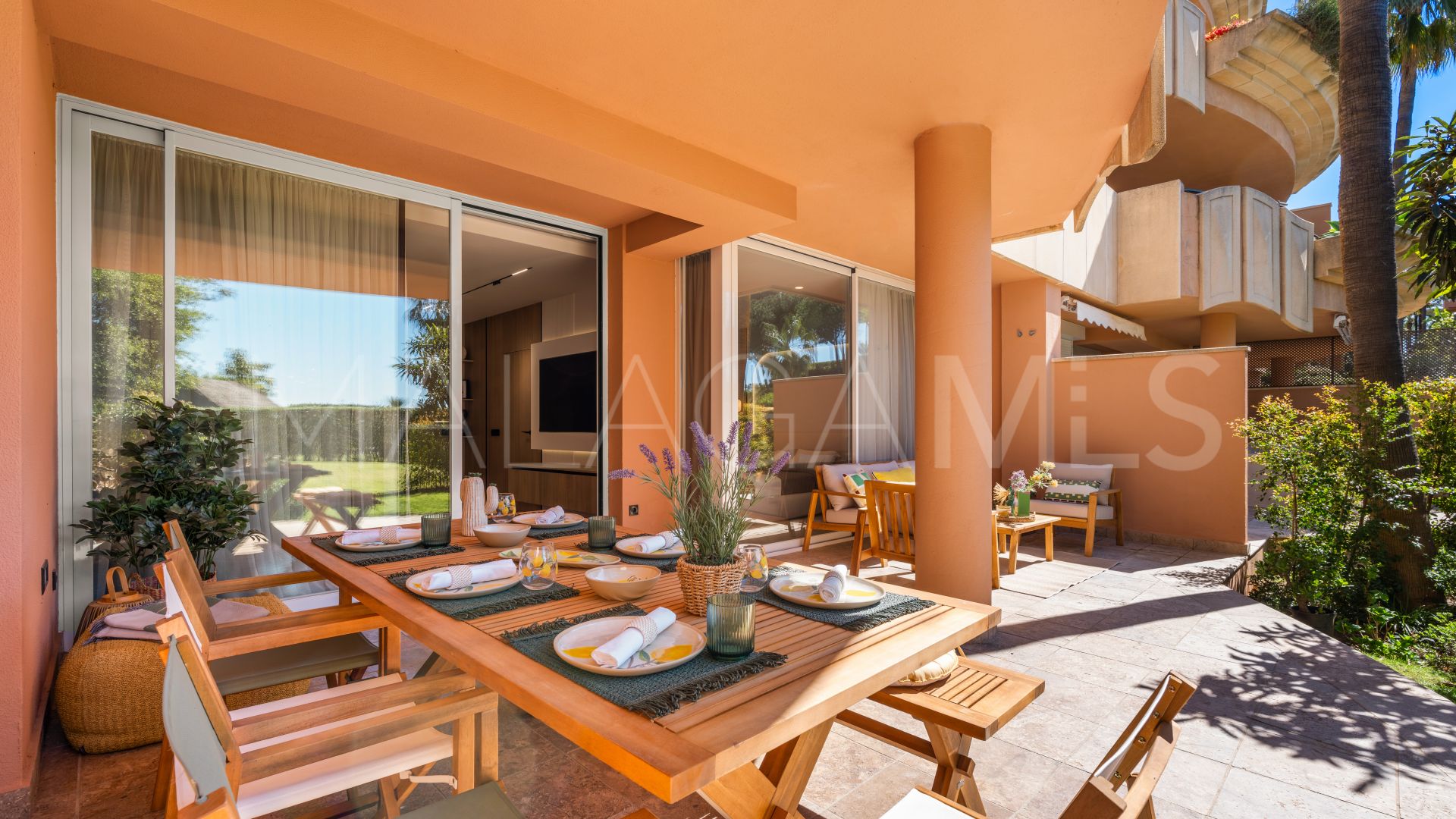 Markplanslägenhet for sale in Nueva Andalucia