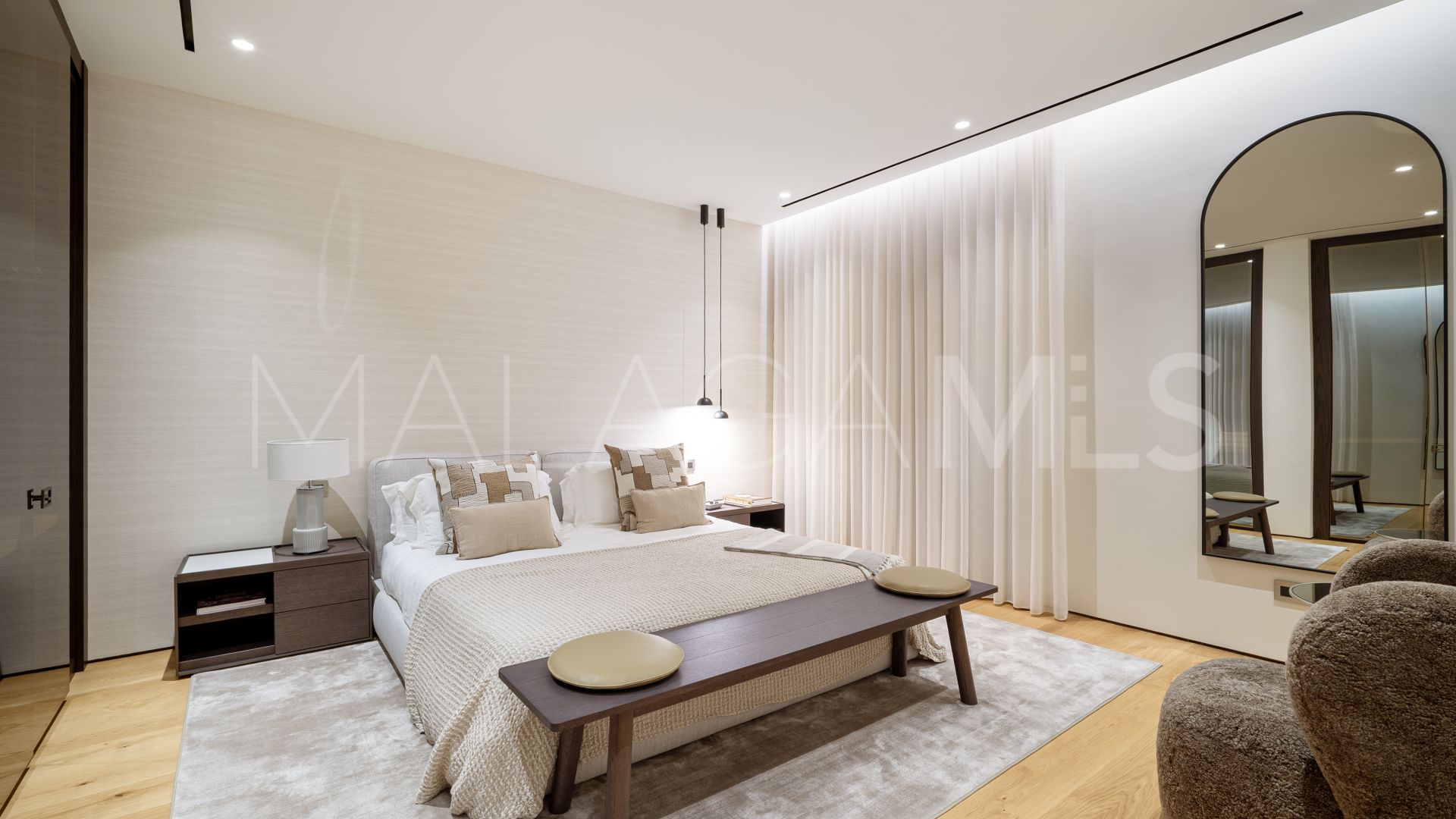 Ground floor duplex for sale in Marbella Golden Mile