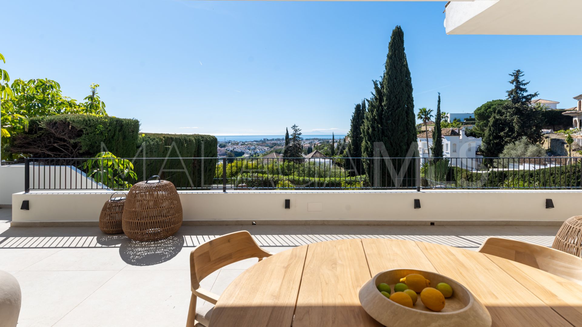 Villa for sale in Benahavis