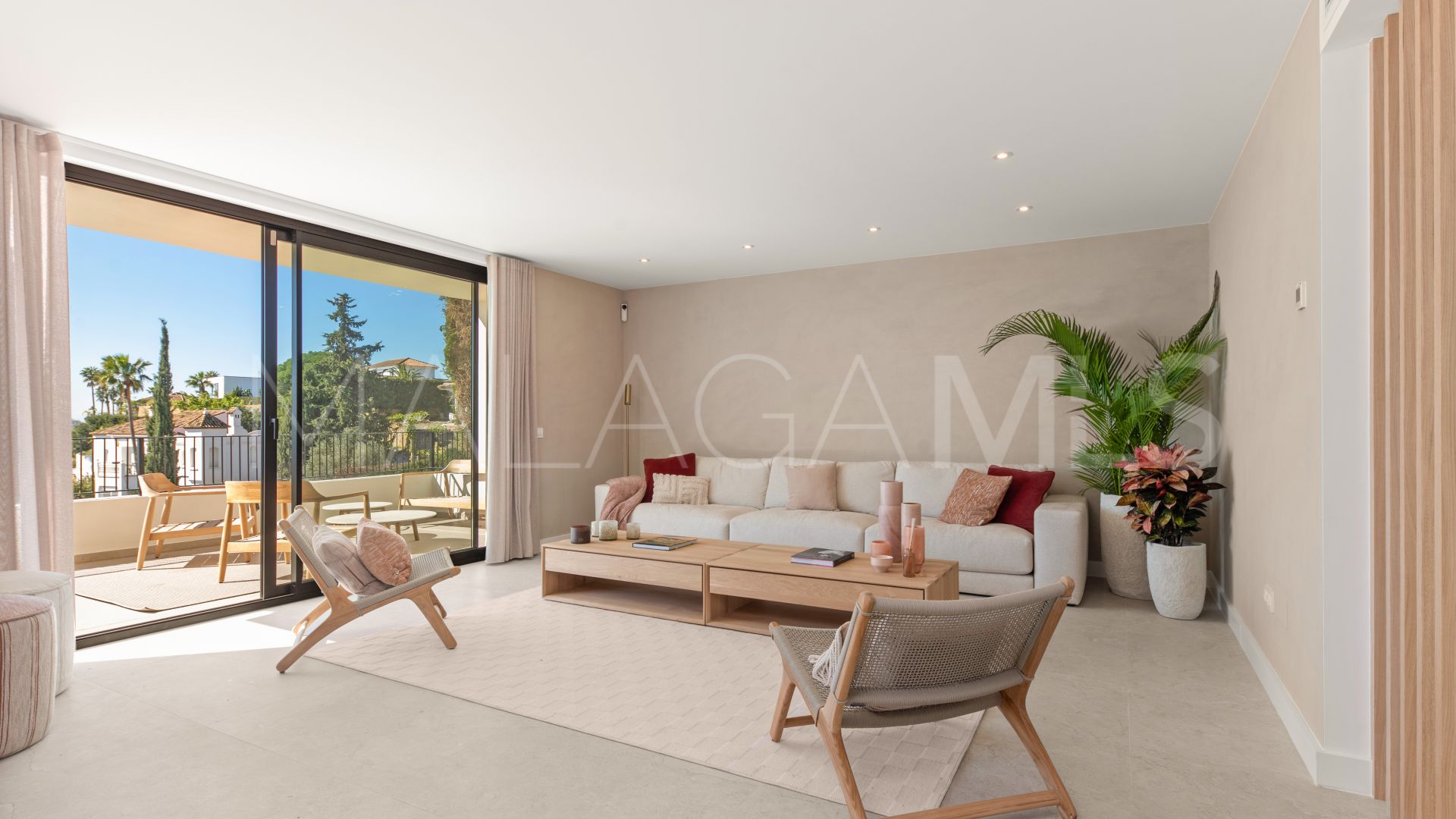 Villa for sale in Benahavis