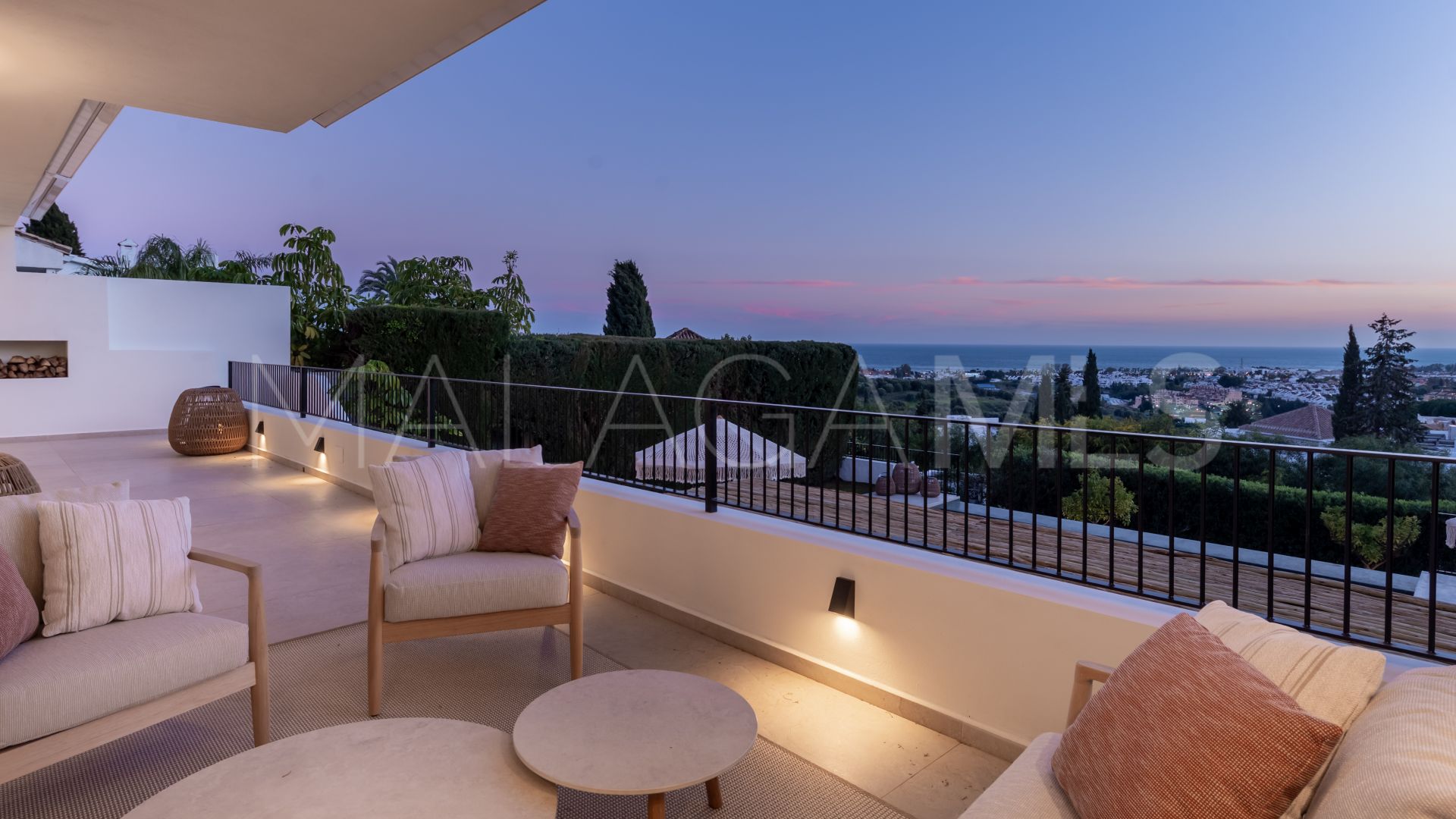 Villa for sale in Benahavis