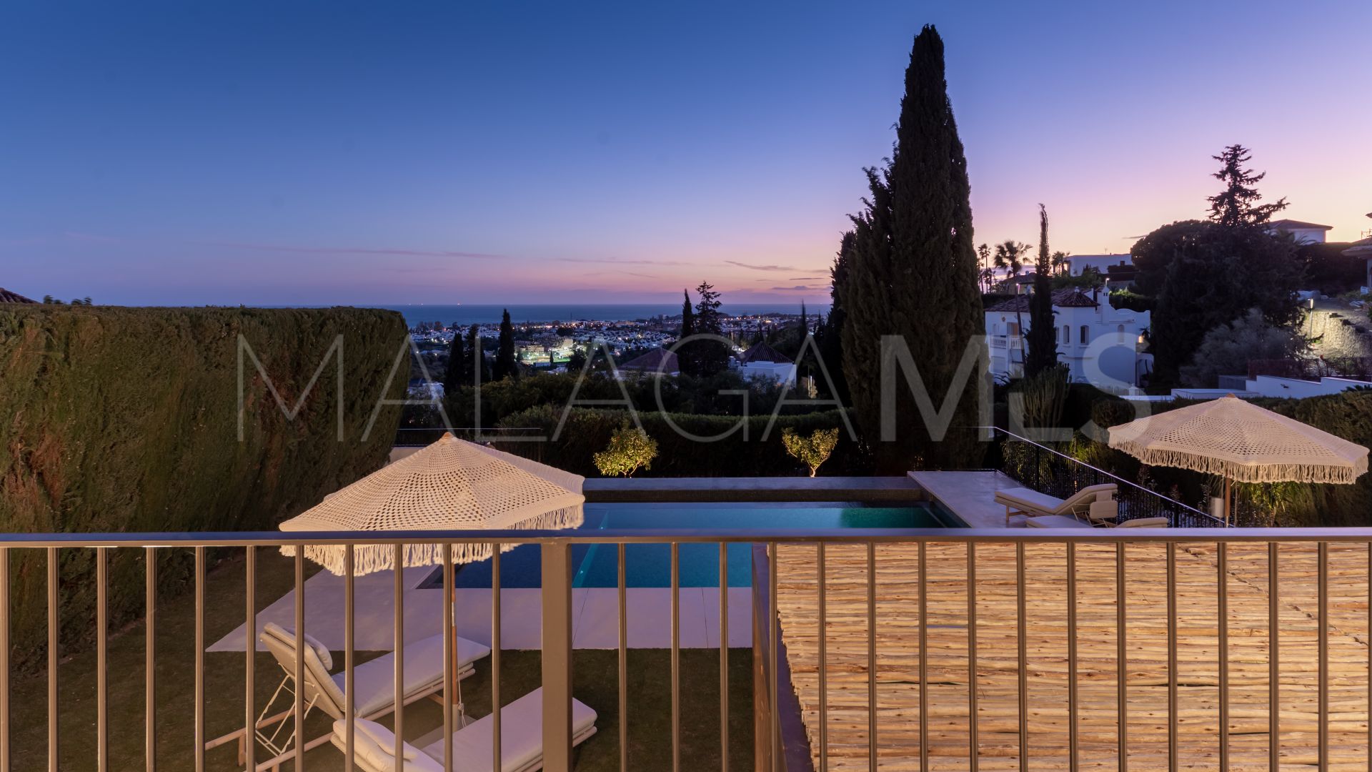 Villa for sale in Benahavis