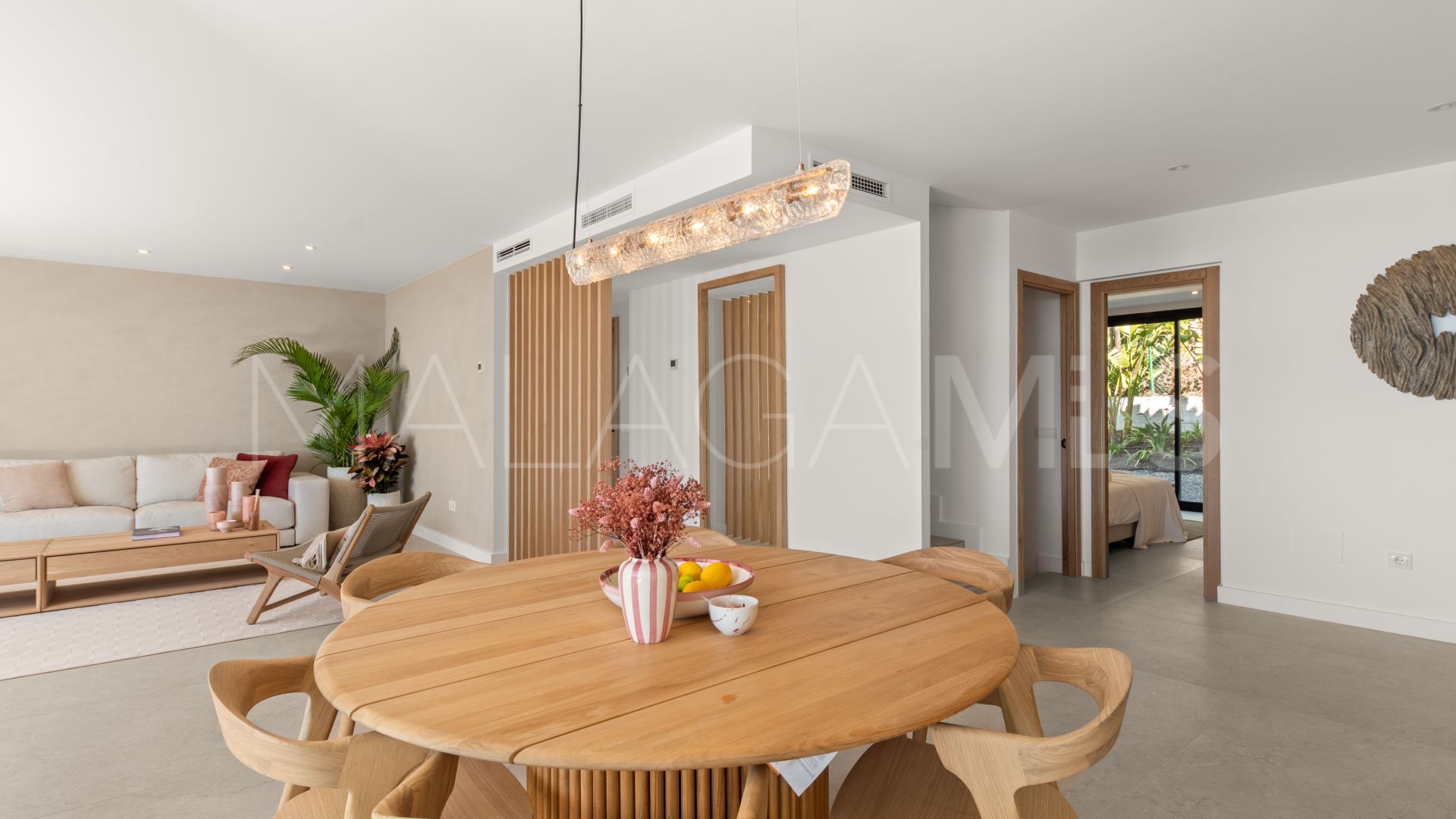 Villa for sale in Benahavis