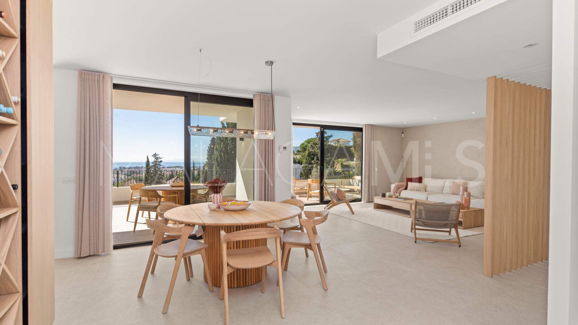 Villa for sale in Benahavis