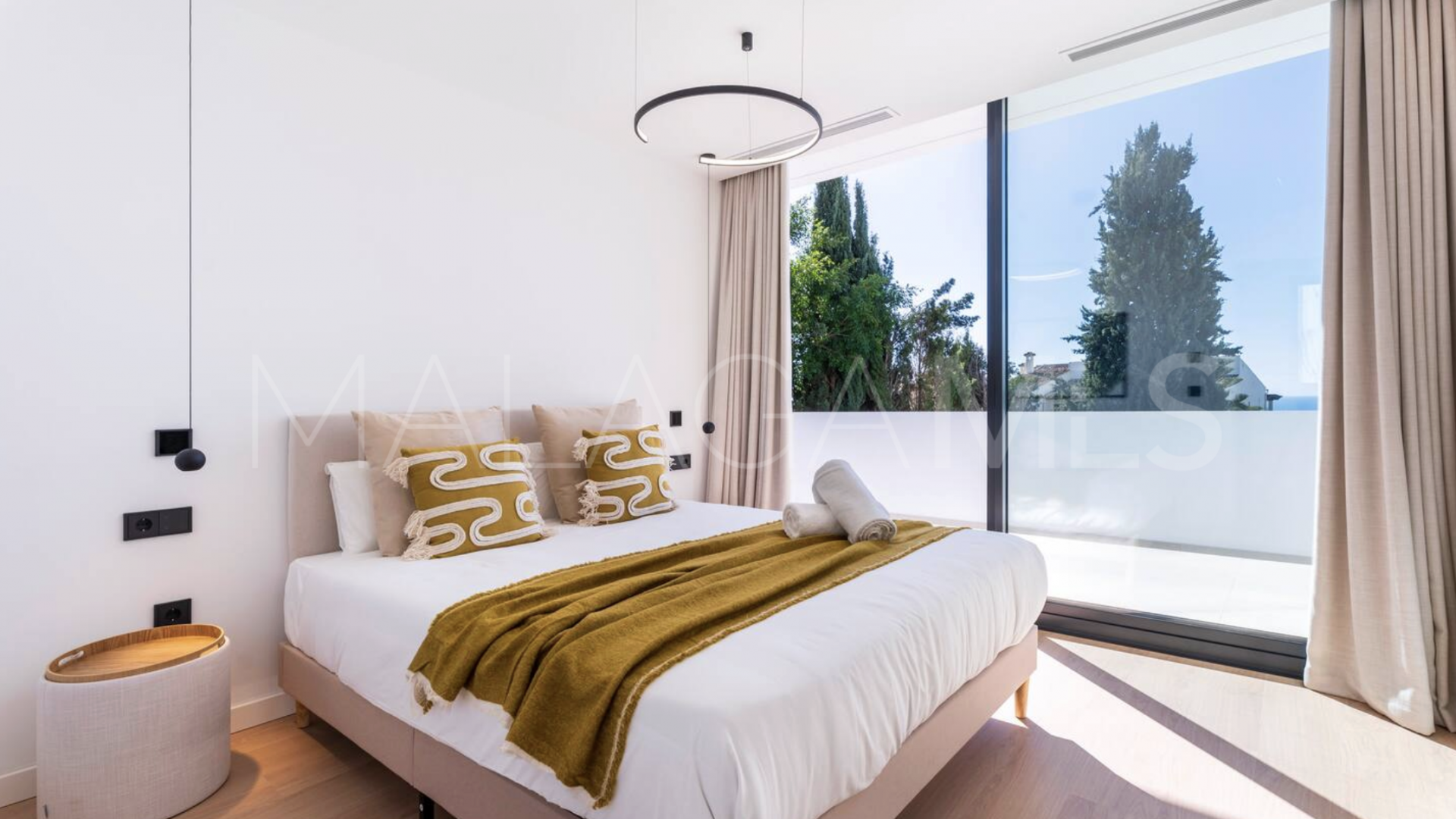 Villa for sale in La Reserva de Marbella