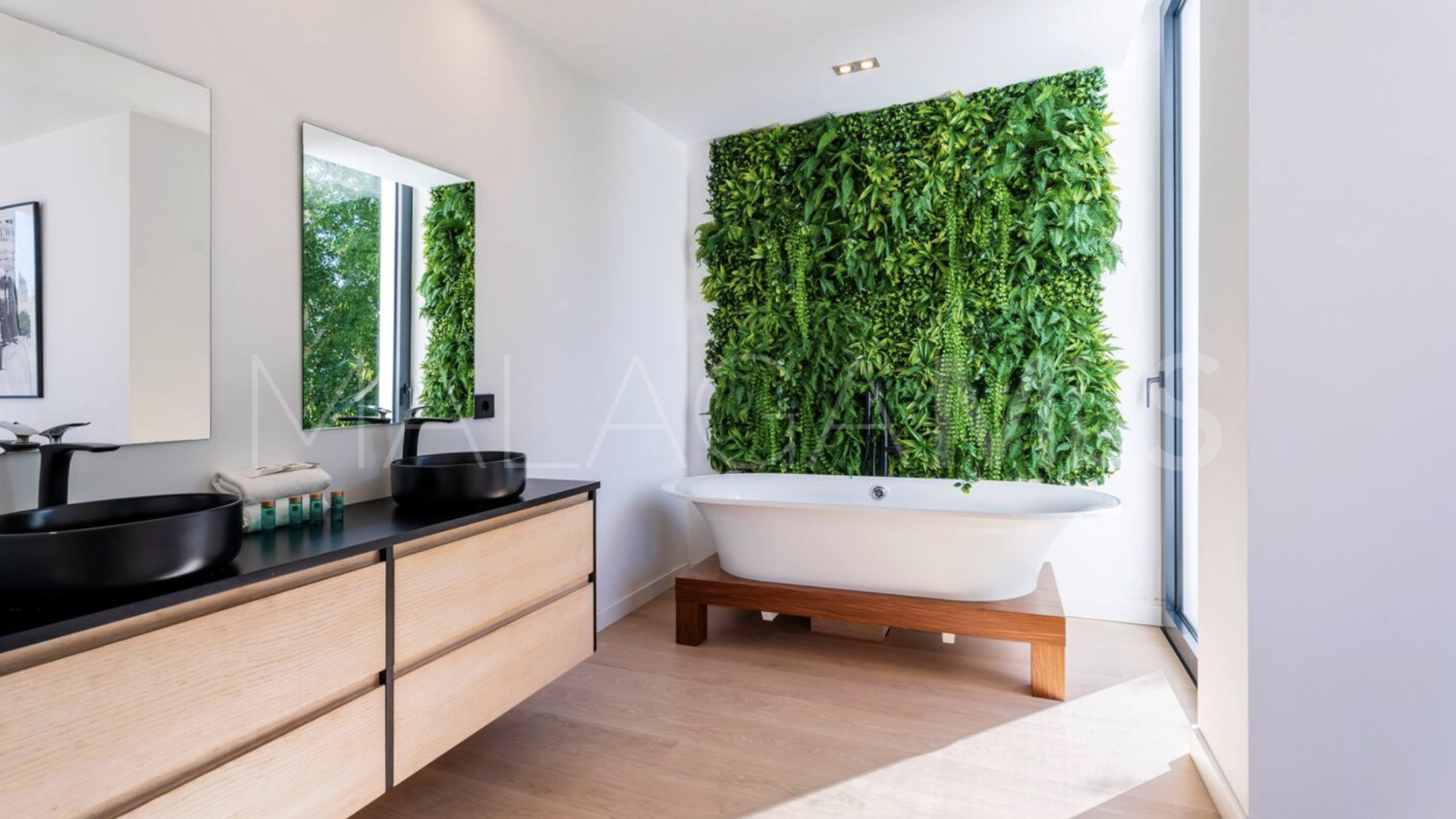 Villa for sale in La Reserva de Marbella