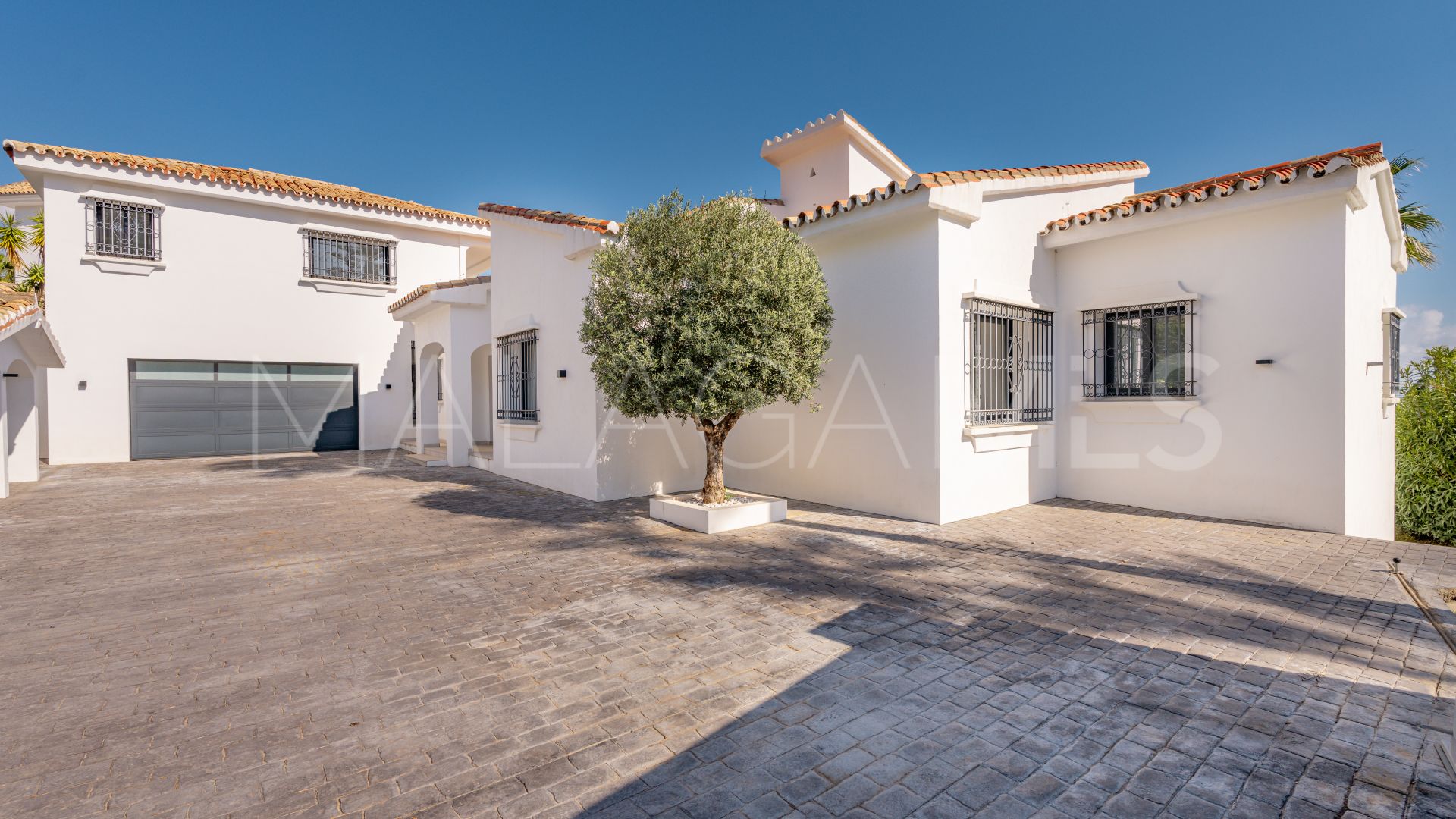 Altos del Paraiso, villa de 5 bedrooms for sale