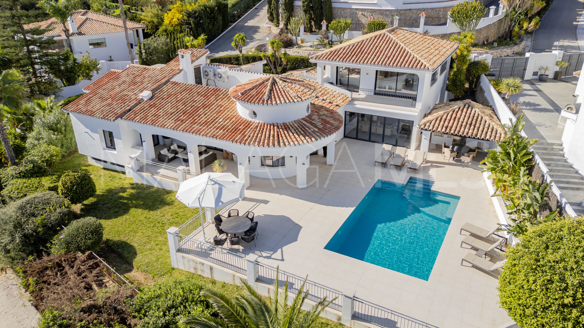 Altos del Paraiso, villa de 5 bedrooms for sale