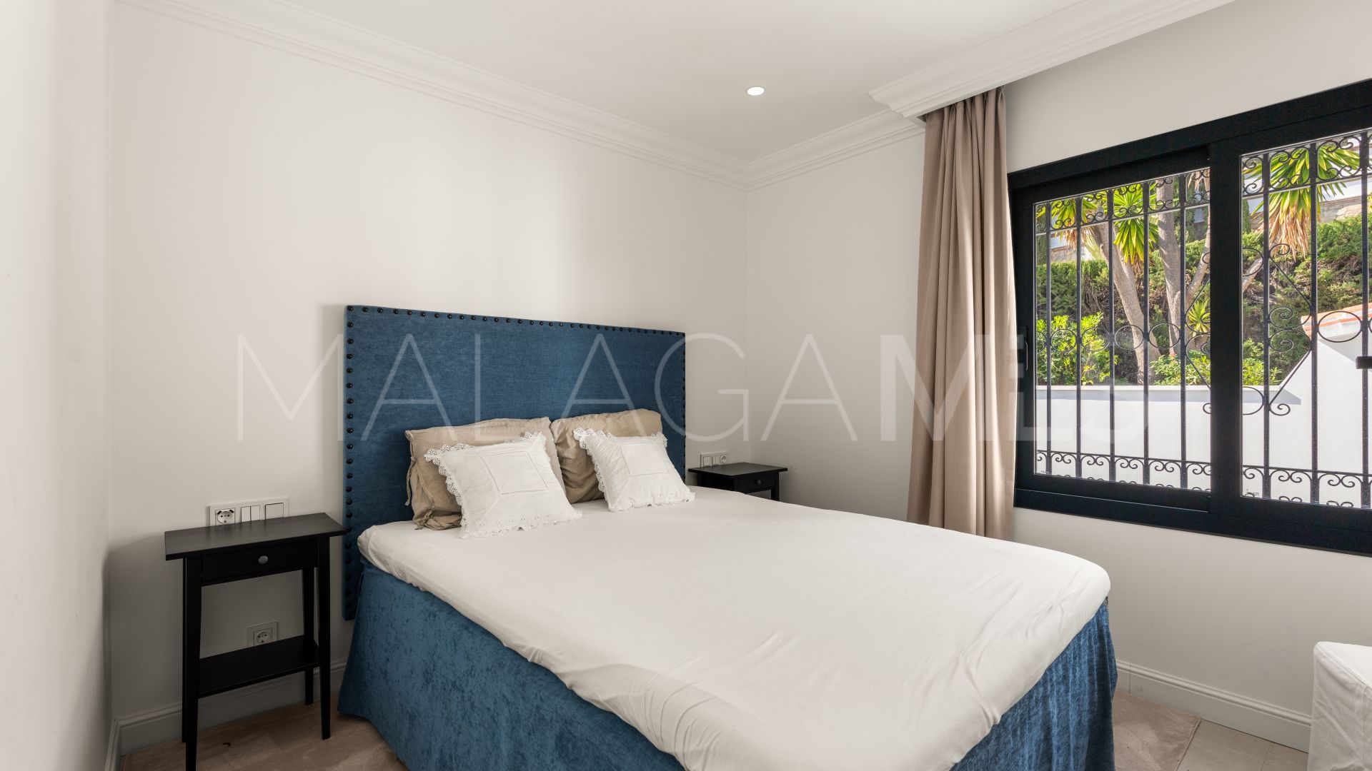 Altos del Paraiso, villa de 5 bedrooms for sale