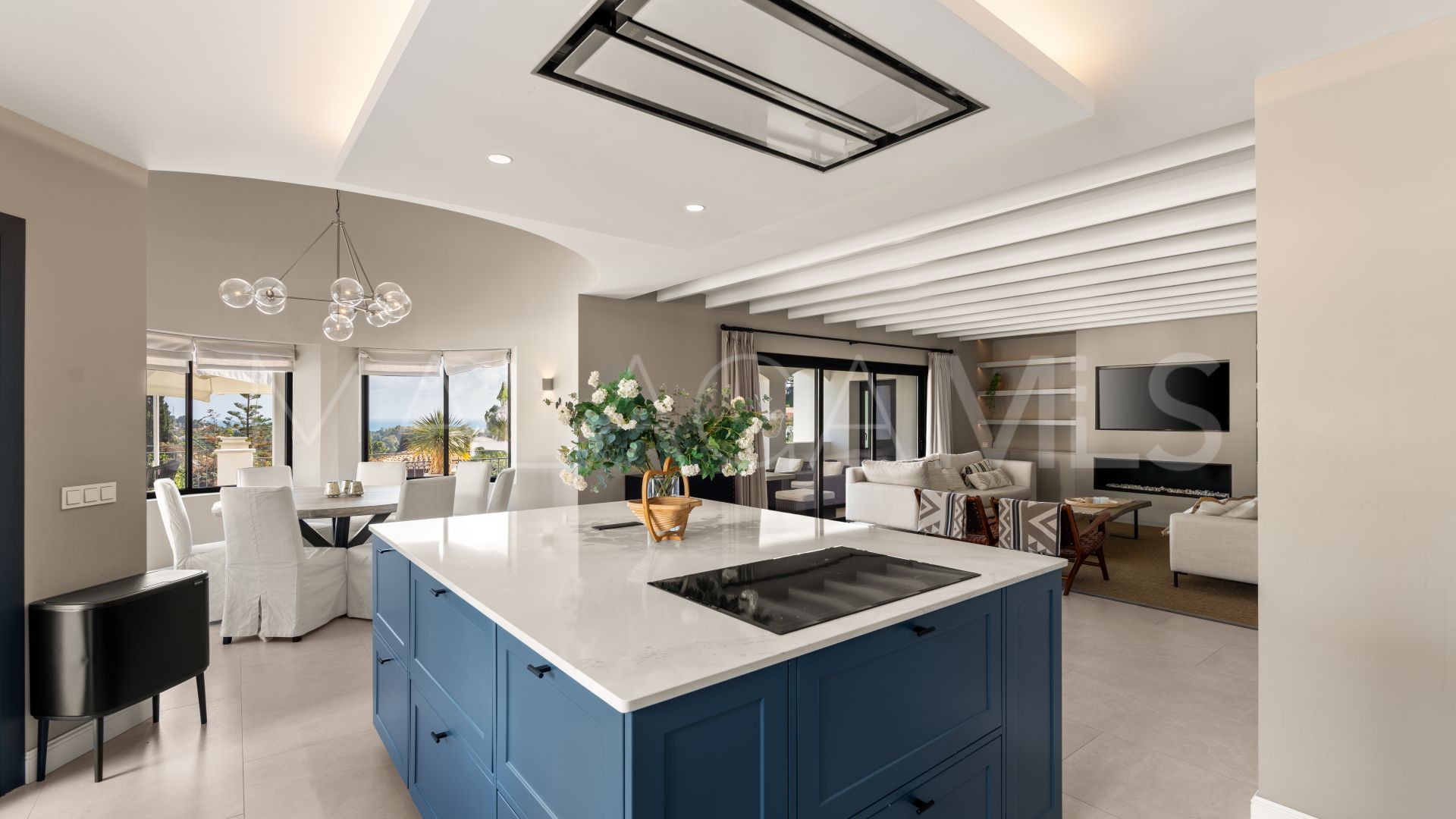 Altos del Paraiso, villa de 5 bedrooms for sale