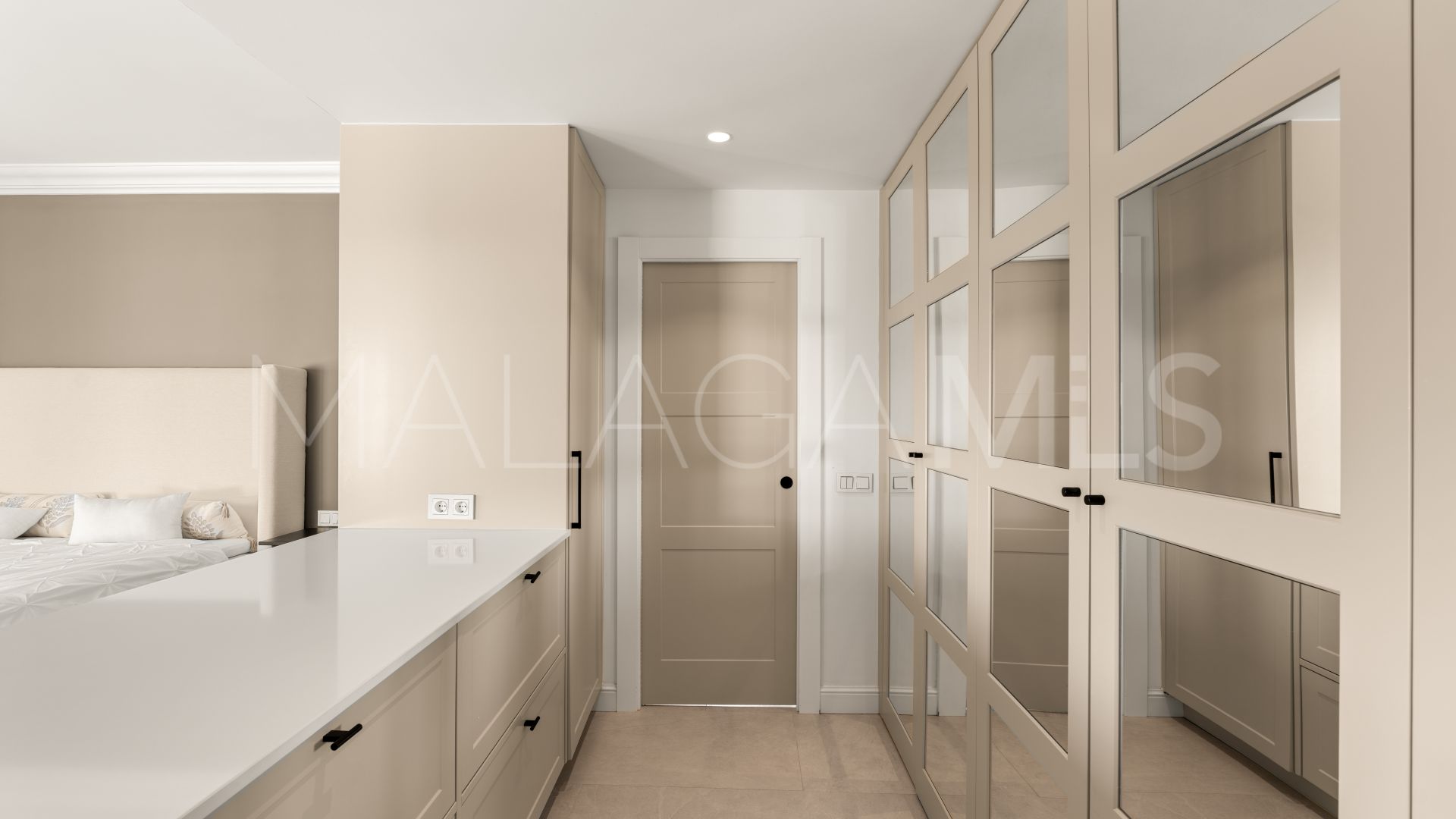 Altos del Paraiso, villa de 5 bedrooms for sale