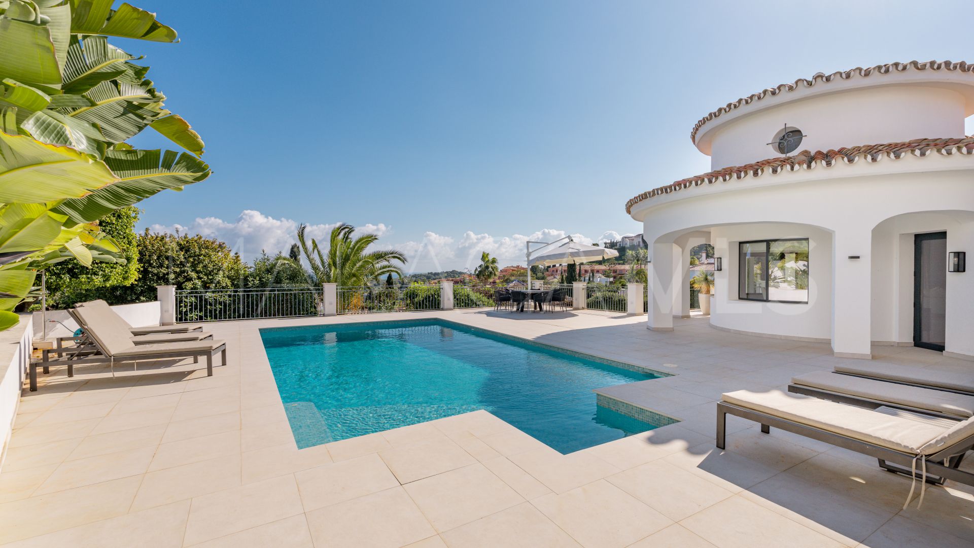 Altos del Paraiso, villa de 5 bedrooms for sale