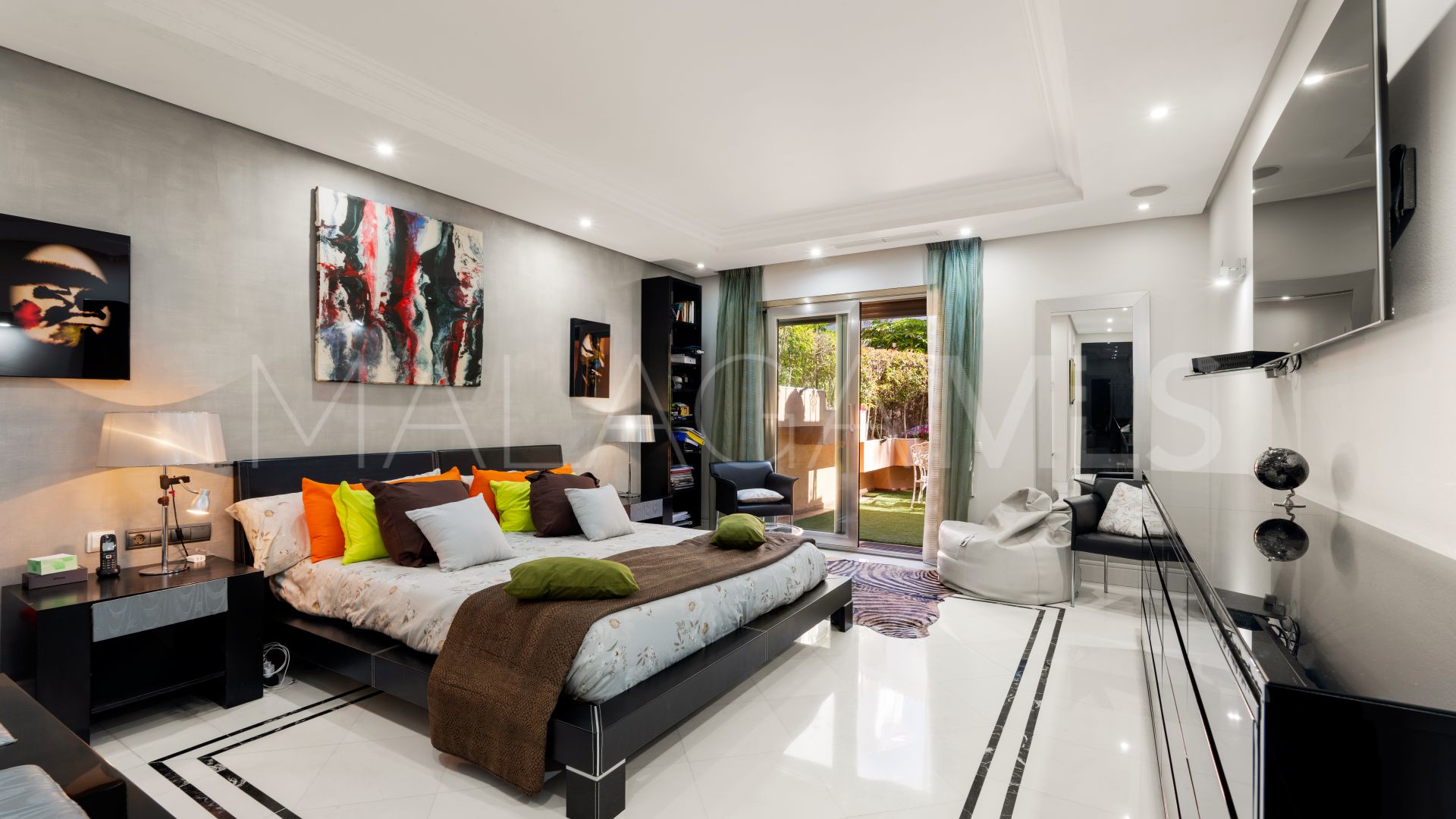 Buy 3 bedrooms ground floor apartment in Casa Nova