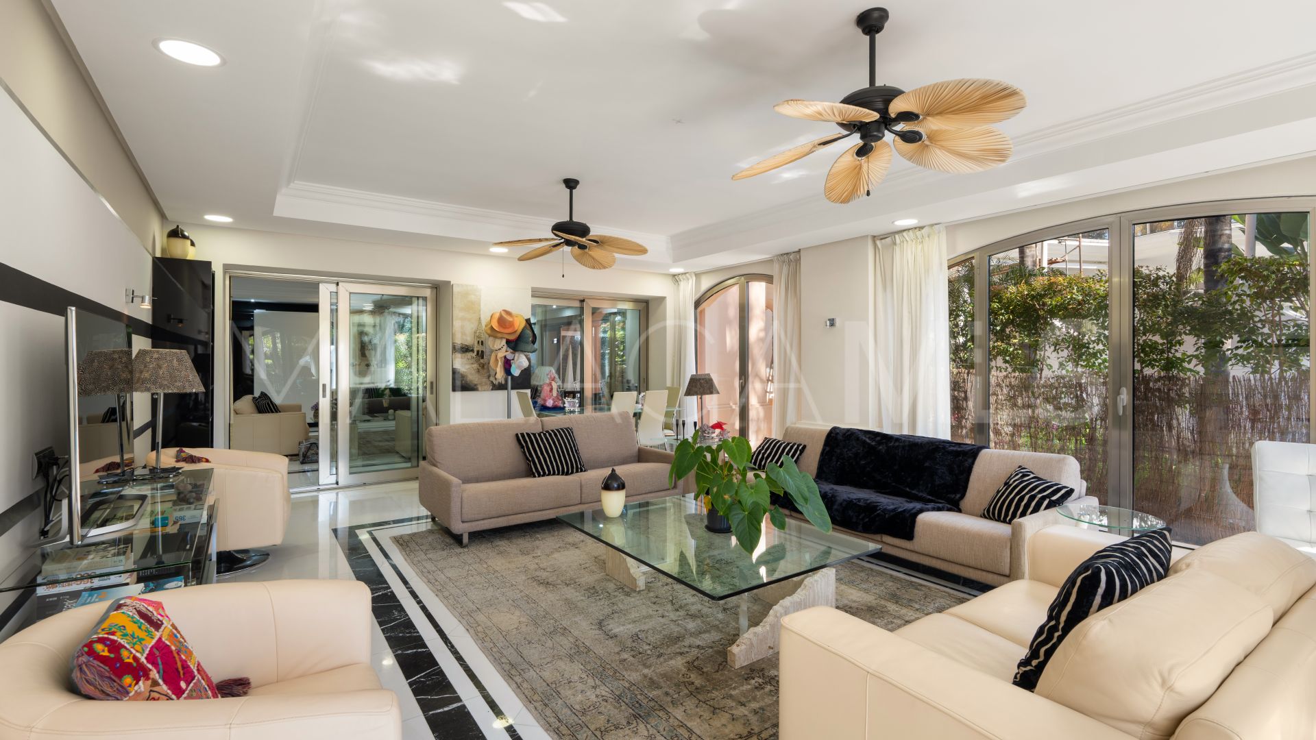 Buy 3 bedrooms ground floor apartment in Casa Nova