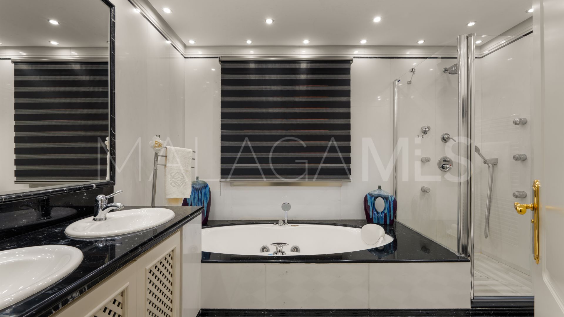 Buy 3 bedrooms ground floor apartment in Casa Nova